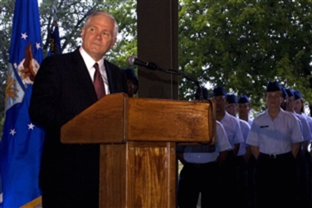 Defense Secretary Robert M. Gates speaks to Air Force basic trainees on Lackland Air Force Base, Texas, July 24, 2008. Gates toured the Air Force's Basic Military Training facility and praised the trainees on their perseverance and dedication.