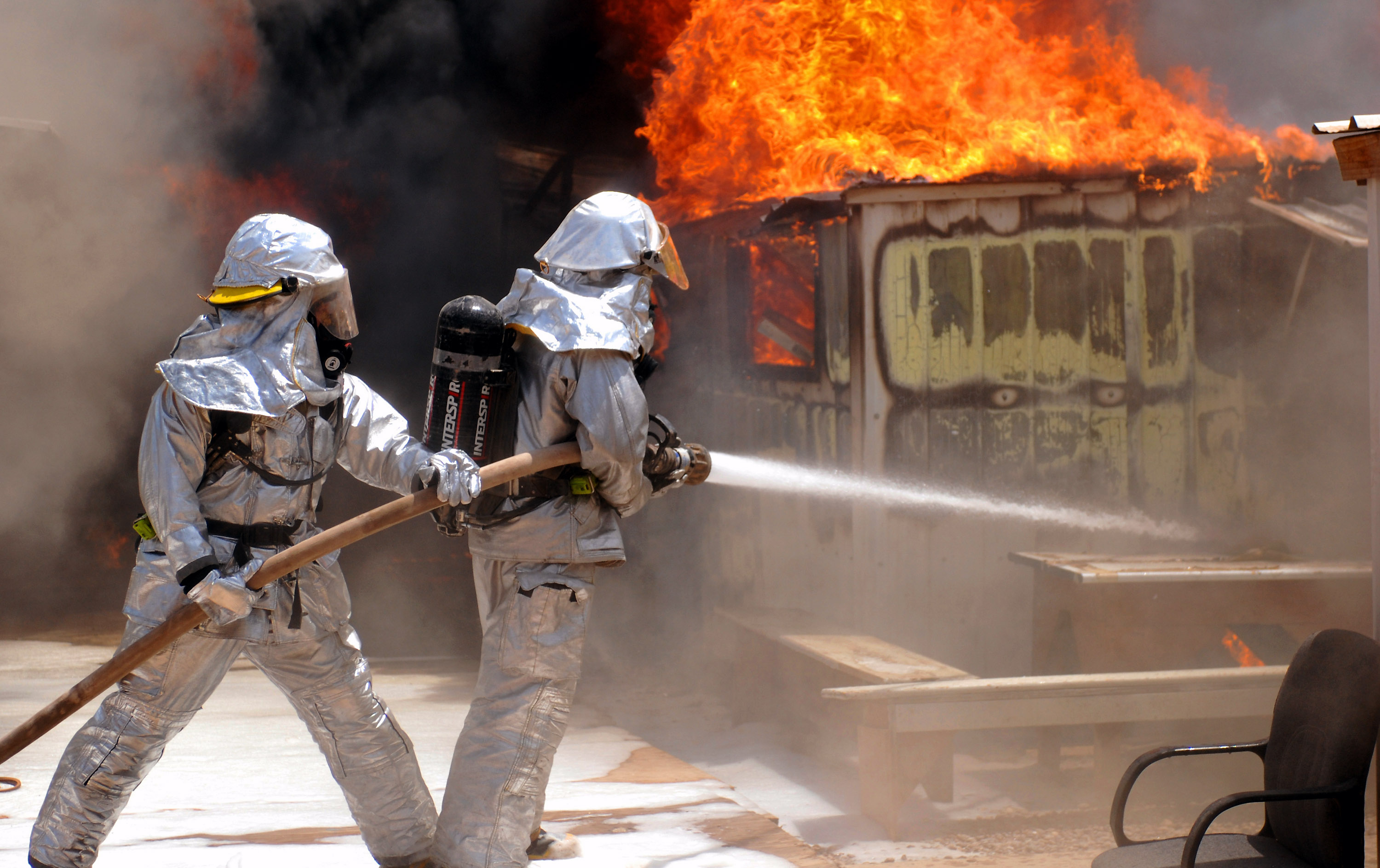 Af, Army Firefighters Contain Real-World Blaze In Iraq > Air Force >  Article Display
