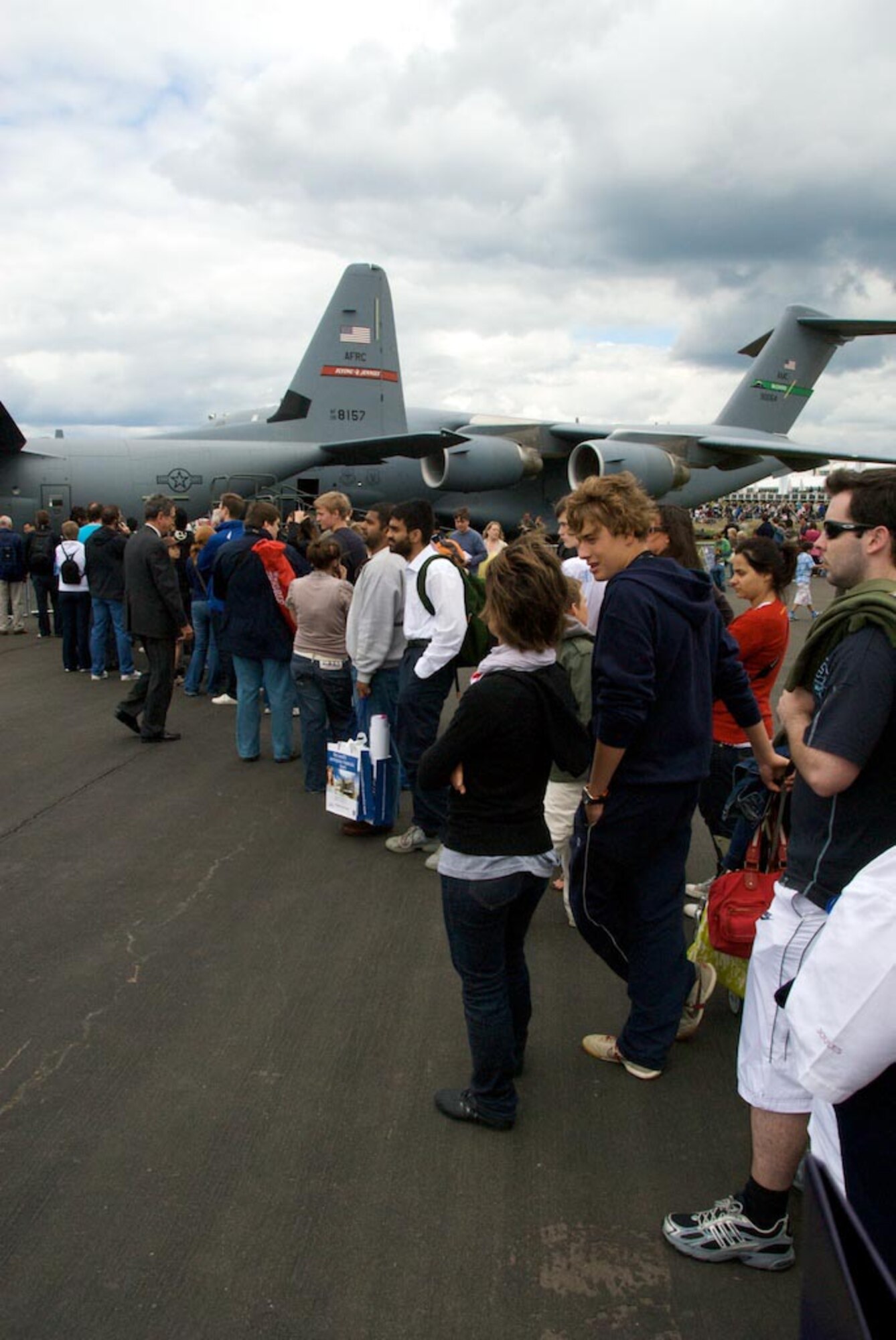 FARNBOROUGH, England -- Crowds line up to tour the world's most technologically advanced C-130J from the Air Force Reserve Command's 403rd Wing, Keesler Air Force Base, Miss. More than a quarter of a million people visited the Farnborough Air Show in England July 13-20, 2008. (U.S. Air Force photo/Maj. Chad E. Gibson)

