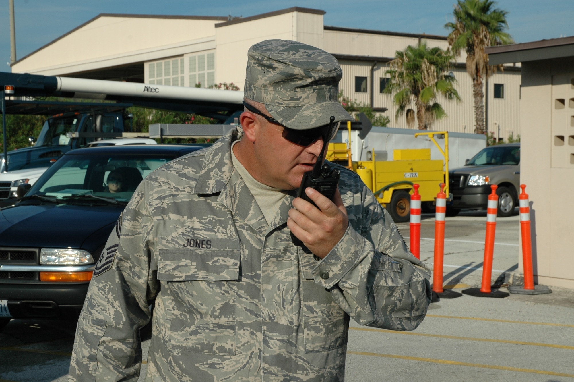 “We like to think that every time we do these, we get a little smarter... a little better at what we do. There’s always a better way to do things,” said Senior Master Sgt. Jeff Jones as a convoy prepares to “evacuate” to Malabar Tuesday morning during “Ocean Breeze 08,” which simulates the aftermath of a hurricane. “Bottom line: be prepared, not scared,” he said. (U.S. Air Force photo by 2nd Lt. Karl Wiest)