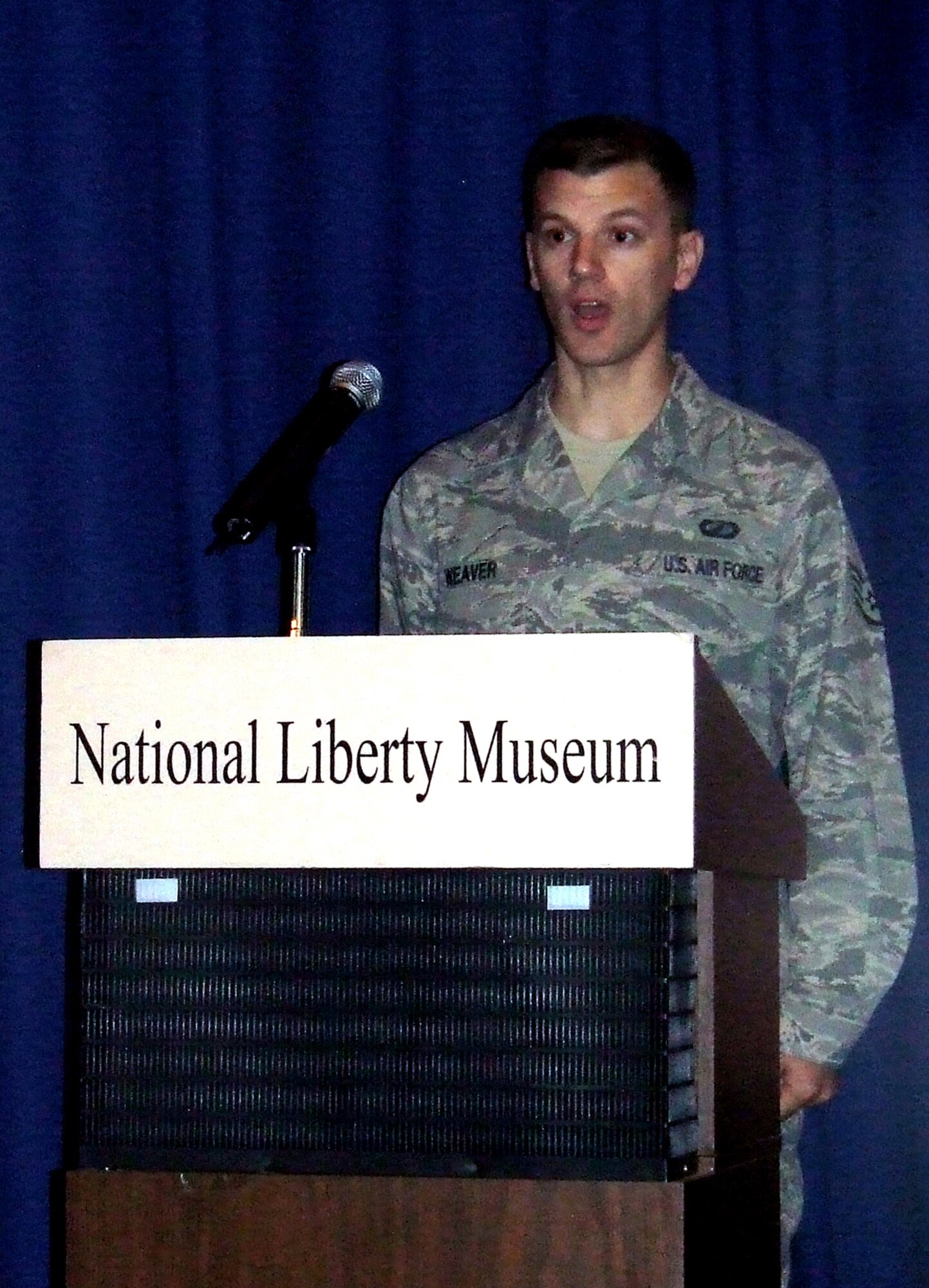 Staff Sgt. David Weaver, from the 305th Comptroller Squadron, McGuire Air Force Base, Ill., sings the national anthem at the National Liberty Museum on Philadelphia, Penn., during the start of an event at the musem May 29, 2008, for Air Force Week in Philadelphia.  (U.S. Air Force Photo/Tech. Sgt. Scott T. Sturkol)