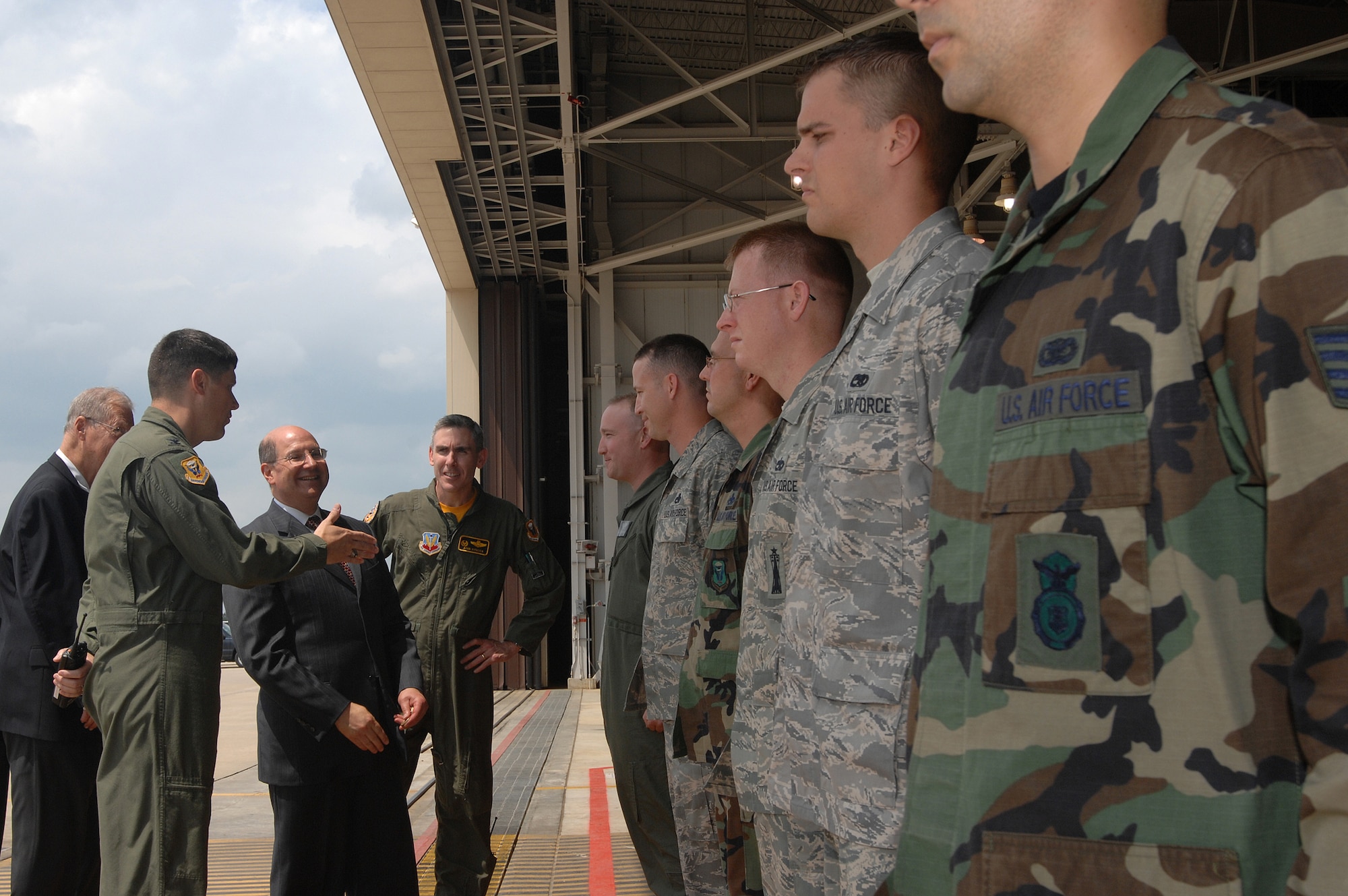 WHITEMAN AIR FORCE BASE, Mo. – Dr. Donald Winter, Secretary of the Navy, and  Congressman Ike Skelton, talk to Navy Lt Kelly J. Richards, B-2 pilot, during his tour of the B-2 Bomber May 30. (U.S. Air Force photo/Tech. Sgt. Samuel A. Park)