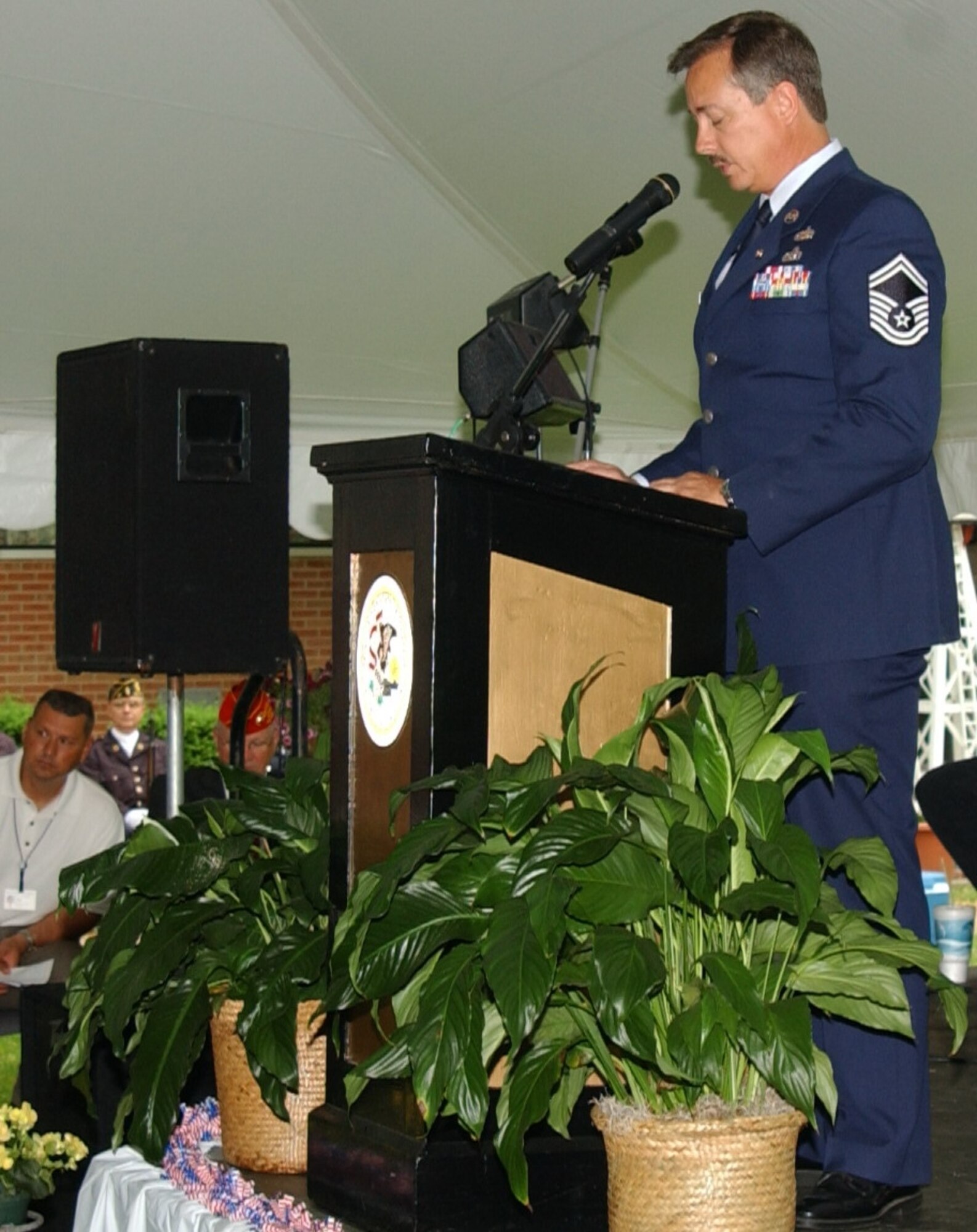SCOTT AIR FORCE BASE, Ill. -- Senior Master Sgt. (ret.) Danny Storey was the keynote speaker of the Memorial Day picnic held at the Illinois Veterans’ Home in Quincy Friday. Mr. Storey and his wife are the people responsible for getting Joint Total Force Scott involved with the Quincy home.
(US Air Force photo/ Airman First Class Amber Kelly-Woodward)
