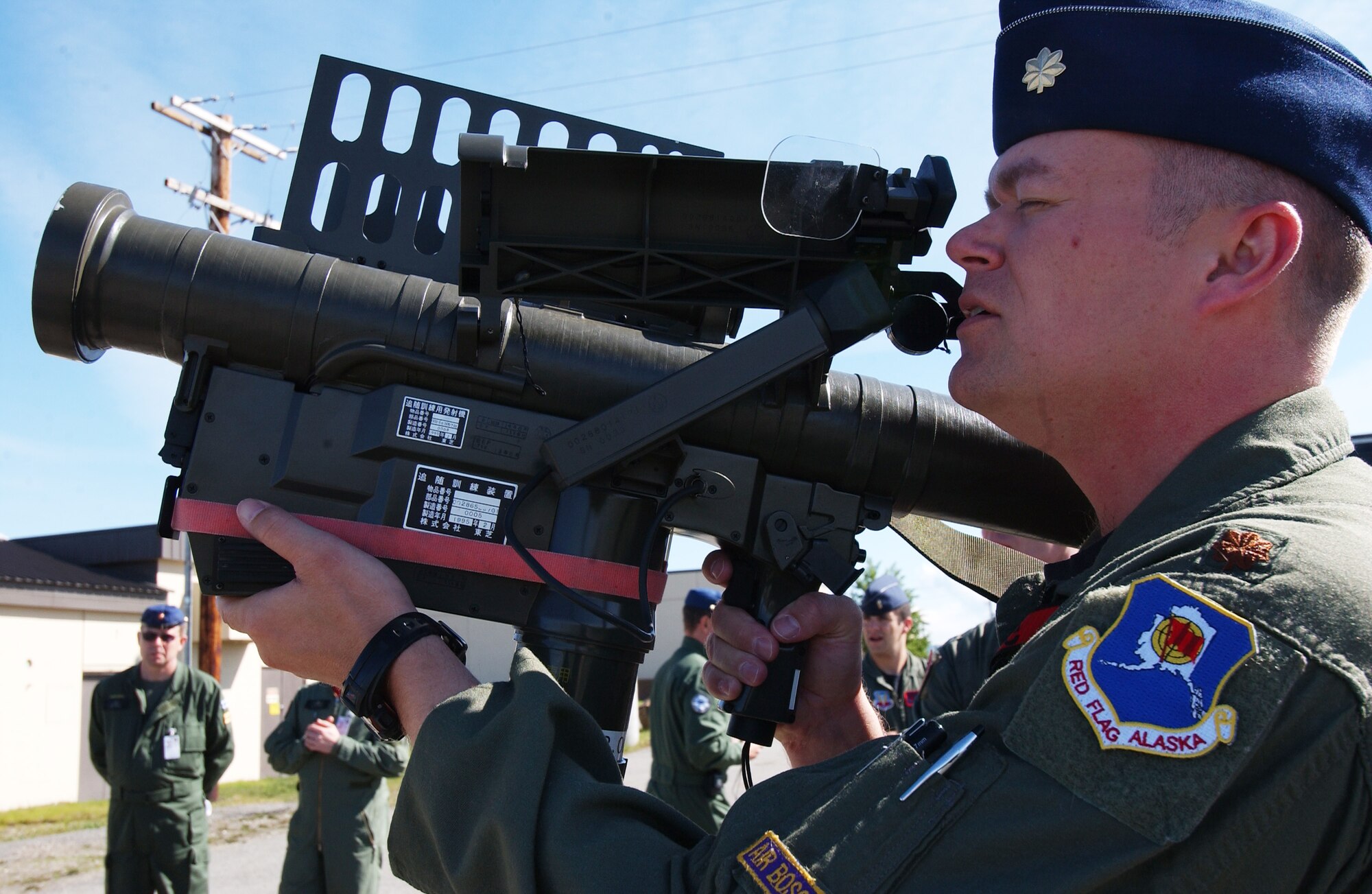 Maj. Thomas Larkins operates a stinger during a hands-on demonstration hosted by the Japanese Air Self Defense Force June 6, 2008, at Eielson Air Force Base, Alaska during RED FLAG-Alaska 08-3. This demonstration helps give other Red Flag participant a better understanding how a stinger team works out in the field. Major Larkins is assigned to Nellis Air Force Base, Nev. (U.S. Air Force Photo/Airman 1st Class Jonathan Snyder)