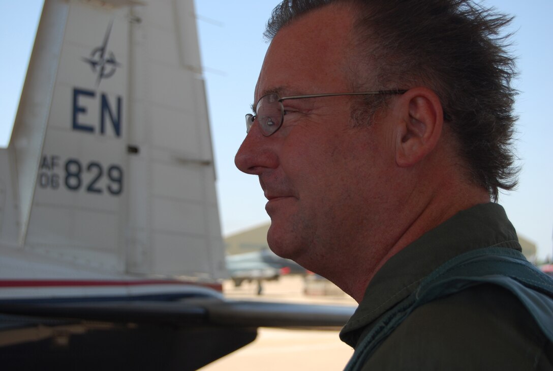 Lanham Lyne, 80th Flying Training Wing honorary commander and Wichita Falls mayor, gets set to take an orientation flight in a T-6A Texan II June 4. Col. David Petersen, commander of the 80th FTW, piloted the aircraft. (U.S. Air Force photo/John Ingle)