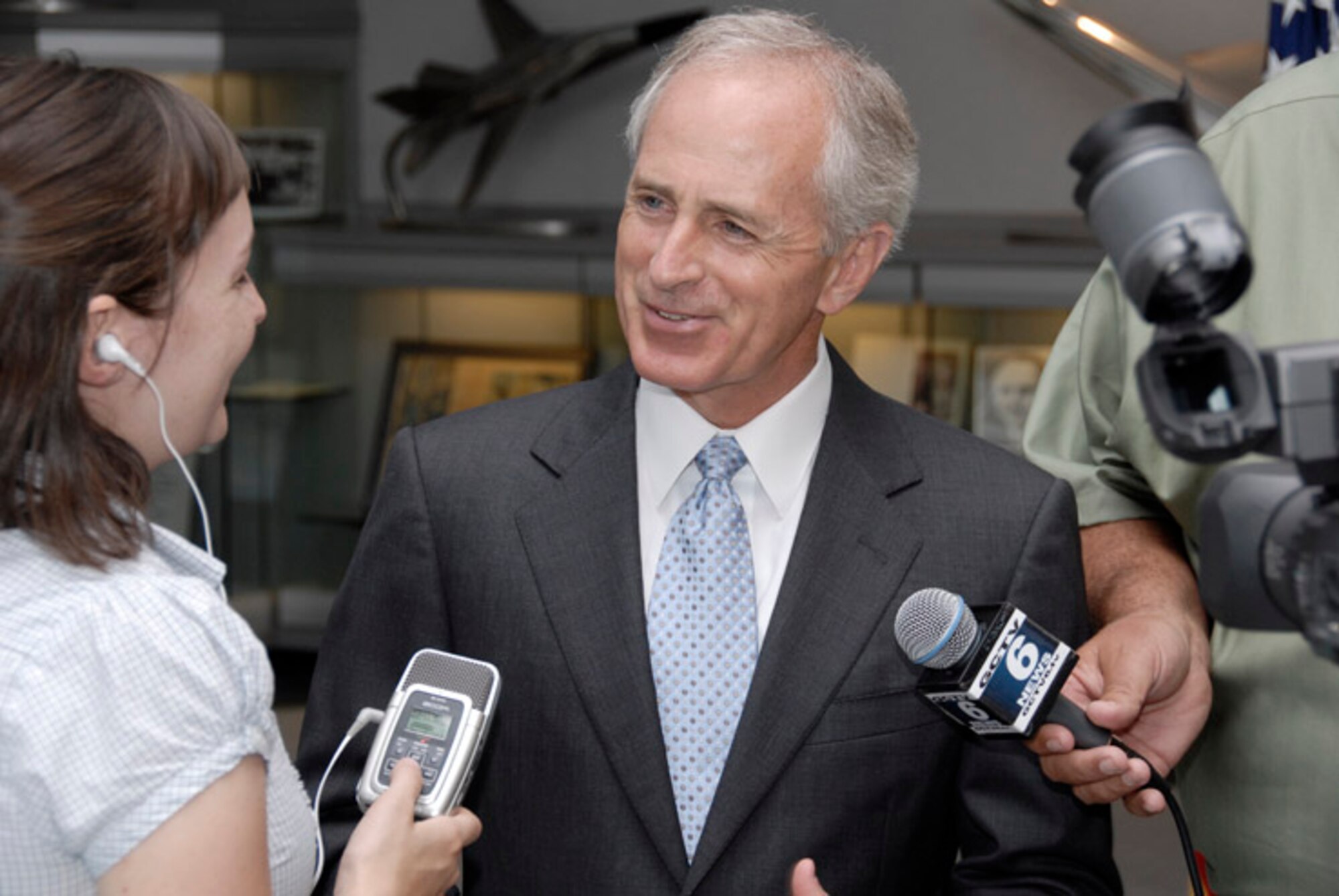 Nashville Associated Press Reporter Kristen Hall interviews U.S. Sen. Bob Corker at a press conference held in the Arnold Engineering Development Center’s Headquarters building Monday. (Photo by Rick Goodfriend)