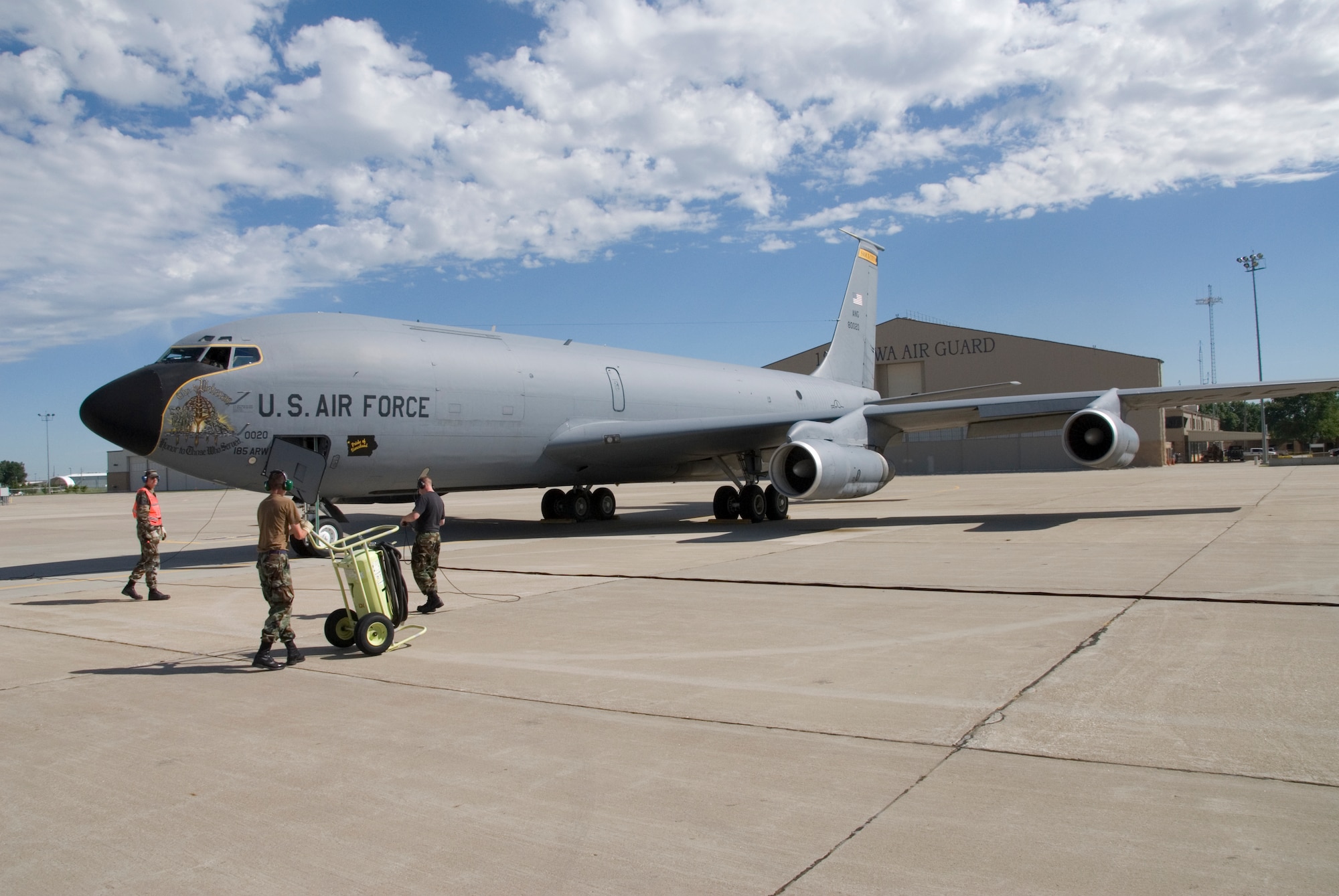 -June 10 2008, the last KC-135 ?E? model (The Veteran) decorated with nose art depicting the Vietnam memorial. The aging KC-135 left the 185th Air Refueling Wing, Iowa Air National Guard, in Sioux City, to Davis-Monthan Air Force Base, Arizona. where it will likely be retired. The 185th has completed its conversion to the newer KC-135 ?R? model.
Official Air Force Photo by:  SSG Oscar M. Sanchez

