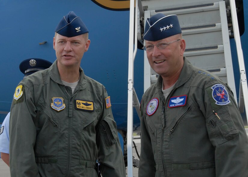 General Renuart visits Charleston AFB for a Civic Leader Tour > Joint ...