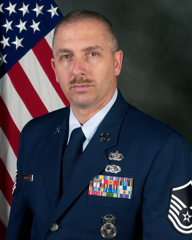 Master Sgt. James Tenney excels as a squad leader
in the Kentucky Air Guard’s 123rd Security Forces Squadron.