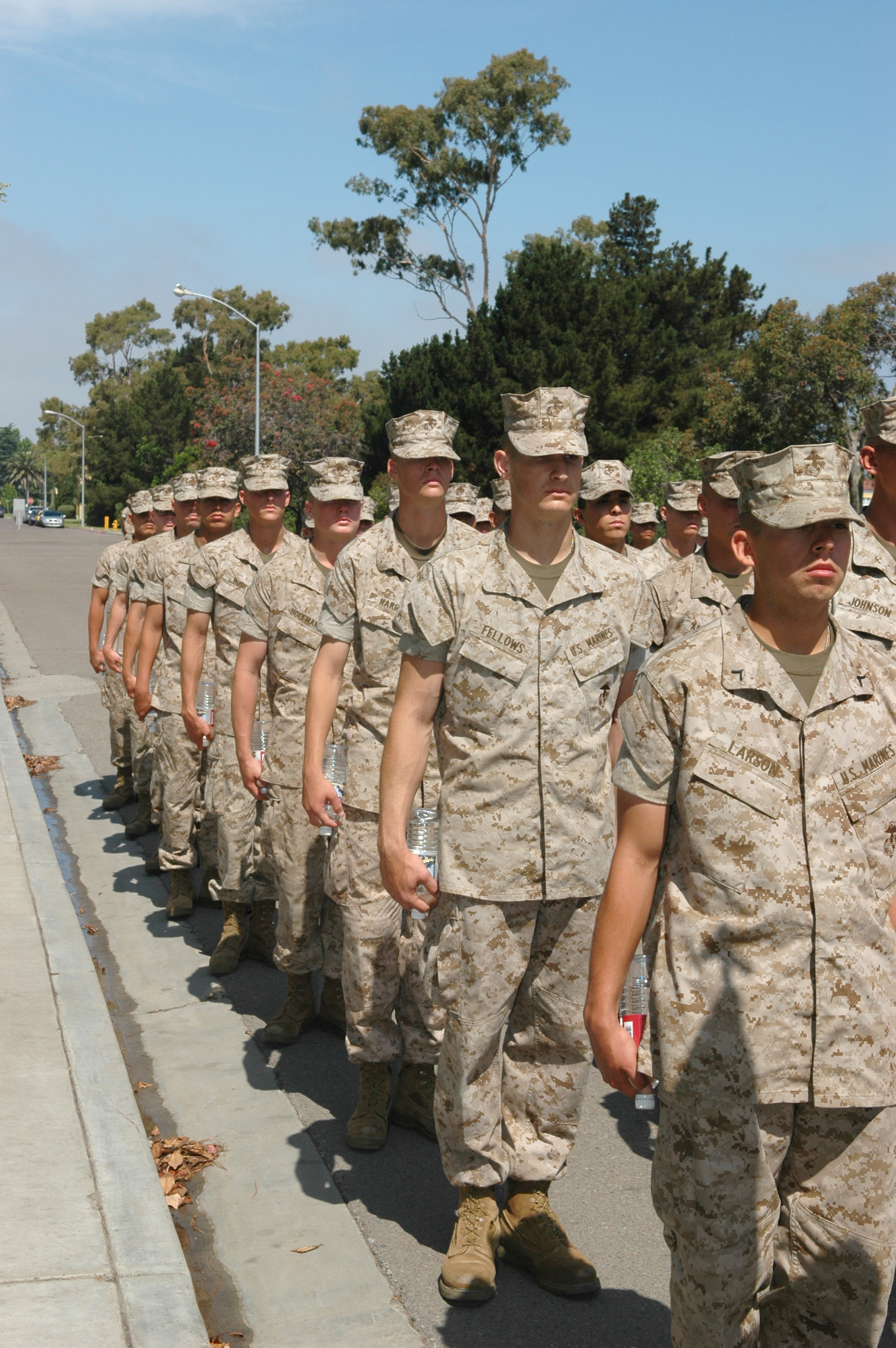 New Marines learn discipline, camaraderie > Marine Corps Training and ...