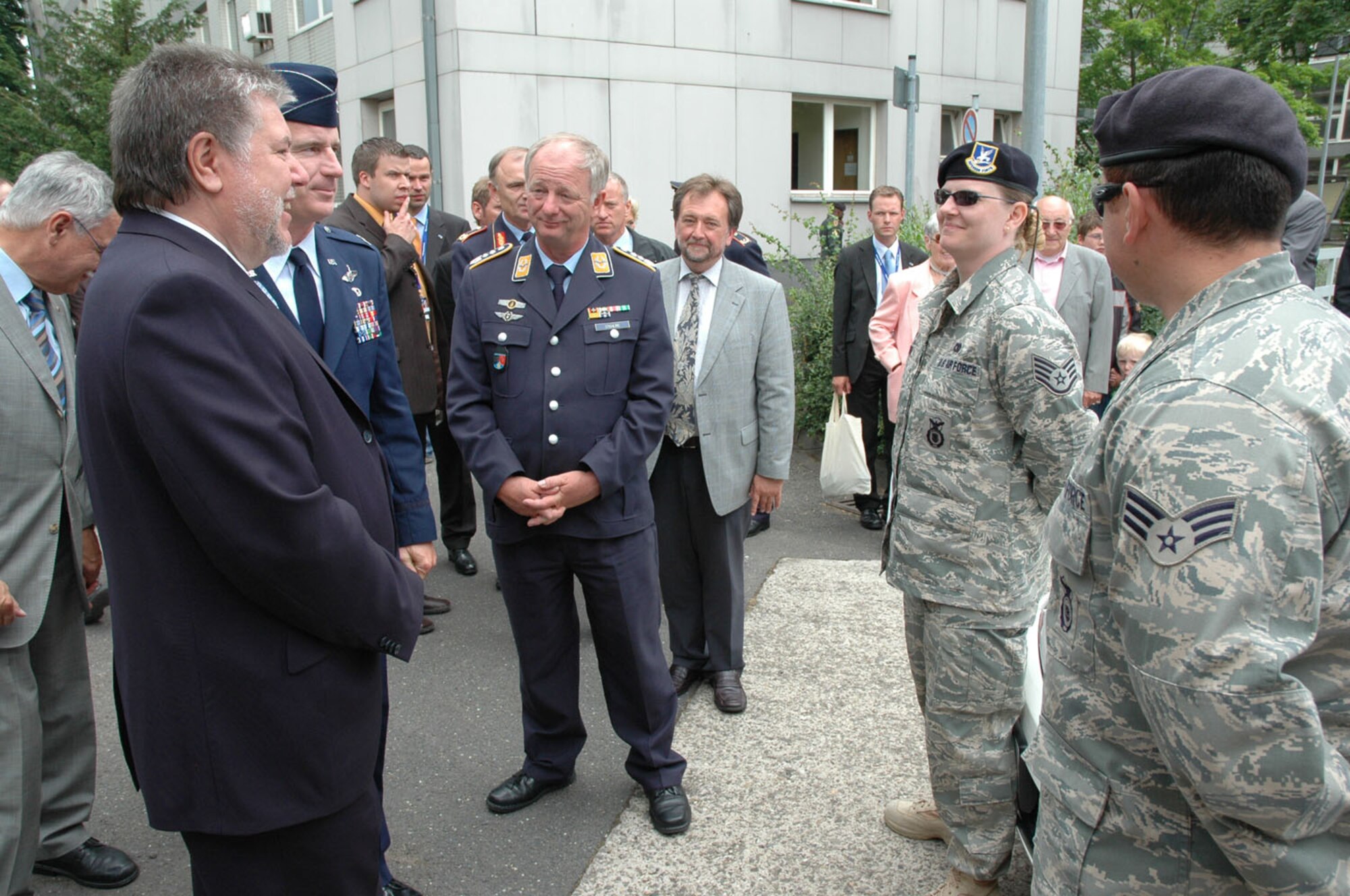 The Minister President of Rheinland-Pfalz, Kurt Beck visits with members of the 52nd Fighter Wing, who participated in the state’s largest fair with exhibitions. (U.S Air Force Photo/Iris Reiff)