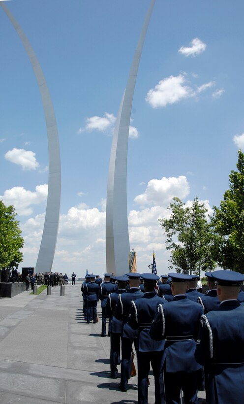 The United States Honor Guard stand by for the arrival of the official party during a ceremony in honor of Secretary of the Air Force Michael W. Wynne at the U.S. Air Force Memorial, Arlington, Va., June 20. Secretary Wynne is the Air Force's 21st secretary. (U.S. Air Force photo/Ms. Donna Parry)