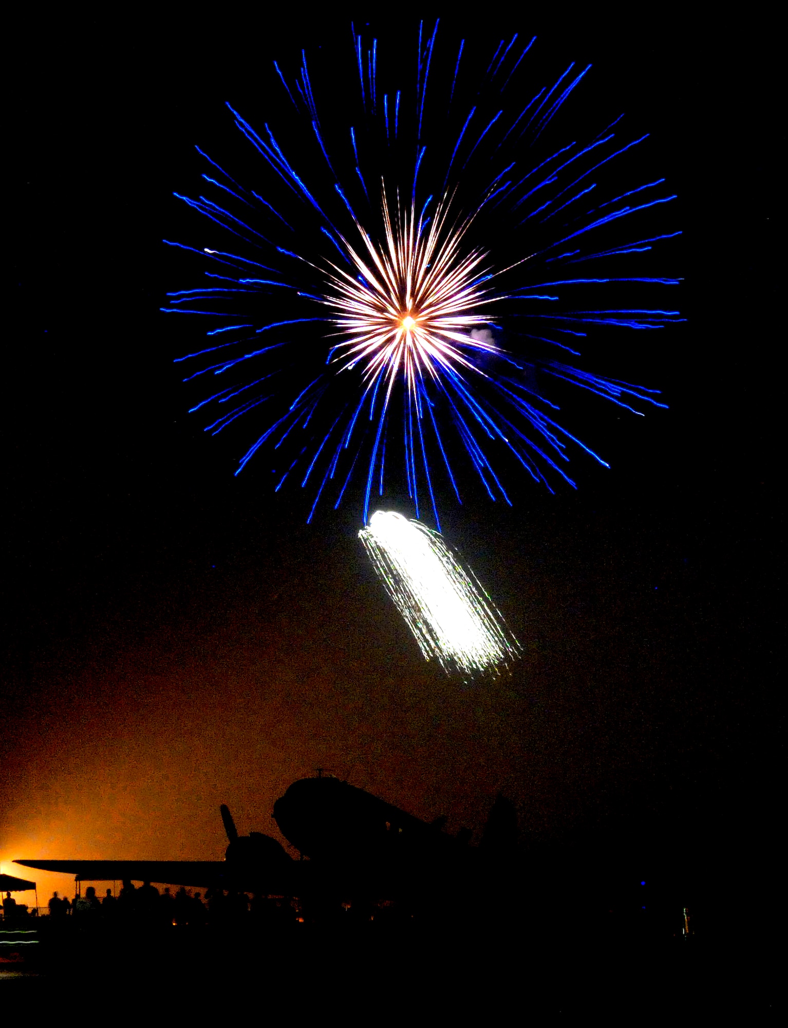 LANGLEY AIR FORCE BASE, Va. -- Fireworks fill the night sky over Hampton Roads June 20. The light show ended the first day of AirPower over Hampton Roads. Langley annually conducts the open house to inform the public, increase recruiting and show appreciation to the local community. (U.S. Air Force photo/Senior Airman Vernon Young) 