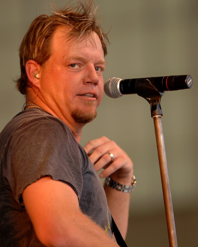LANGLEY AIR FORCE BASE, Va. – Pat Green, country music singer, looks over the crowd during his concert at AirPower over Hampton Roads here June 20. Langley’s open house is an annual event that helps educate the public, increase recruiting and show appreciation to the local community. (U.S. Air Force photo/Airman 1st Class Zachary Wolf) 
