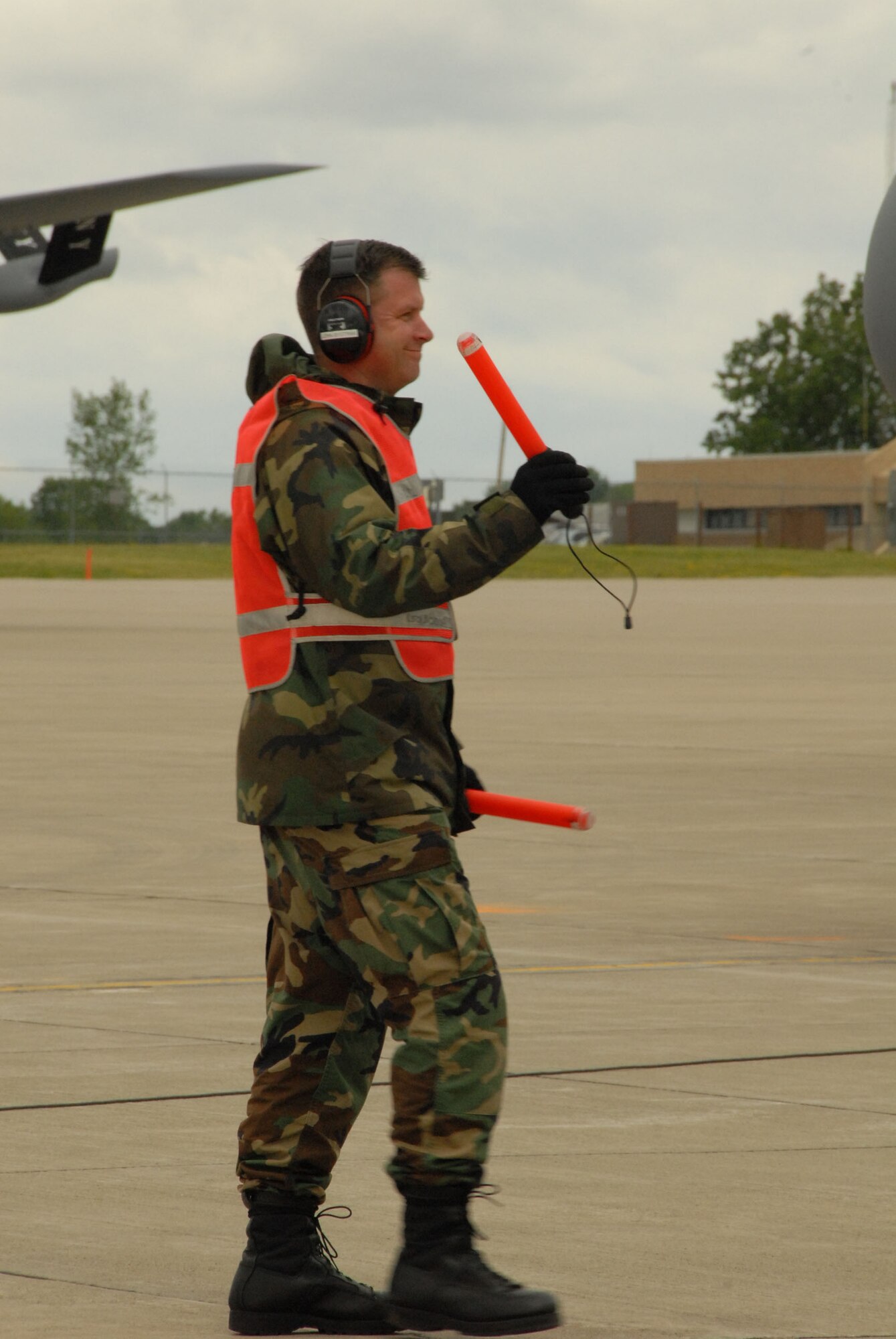 June 17 marked the beginning of history for the 107th Airlift Wing as the first qualified crewmembers of the wing flew their initial mission in the C-130H2 aircraft.This mission also marks the first C-130 guard launch by 107th maintenance crew chiefs.   After completing hundreds of hours of training consisting of four different classes, our maintenance members are qualified to work on the C-130 and launch the aircraft.Tech. Sgt. John Bystrak launches the aircraft. (USAF Photo/Tech Sgt Catherine Perretta)