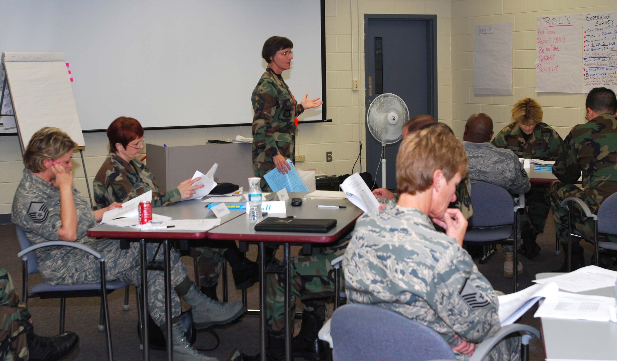 ANDREWS AIR FORCE BASE, Md. -- Senior Master Sgt. Sandra Dye, 72nd Air Refueling Squadron first sergeant from Grissom Air Reserve Base, Ind., facilitates the Air Force Reserve Command Senior Non-Commissioned Officer Leadership Course here June 21. The two-day course consisted of group discussions, exercises, and techniques to enhance communication with commanders and subordinates. (U.S. Air Force photo/Tech. Sgt. Amaani Lyle)