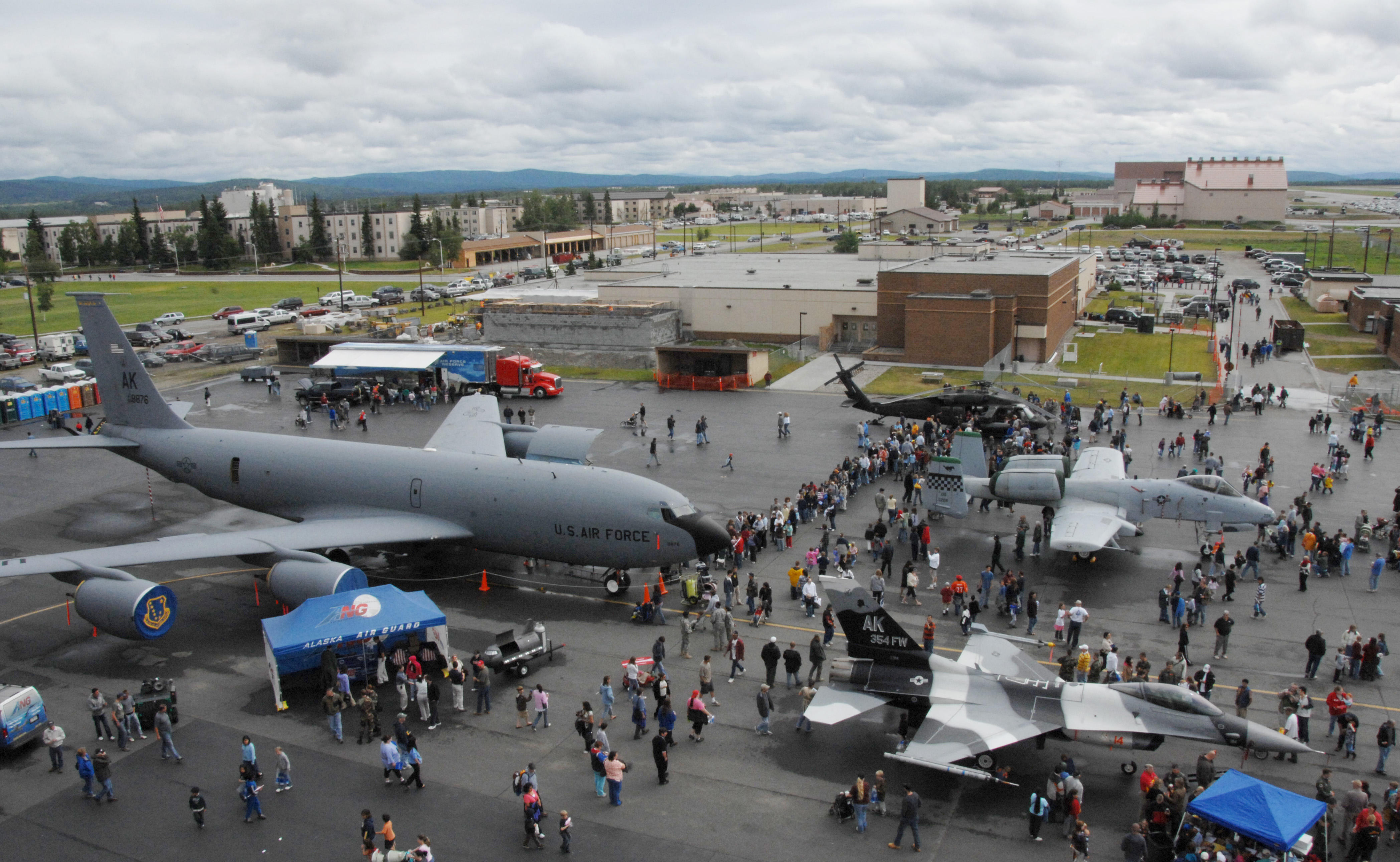 Thunderbirds 'Soar into Solstice' at Eielson AFB > Pacific Air Forces