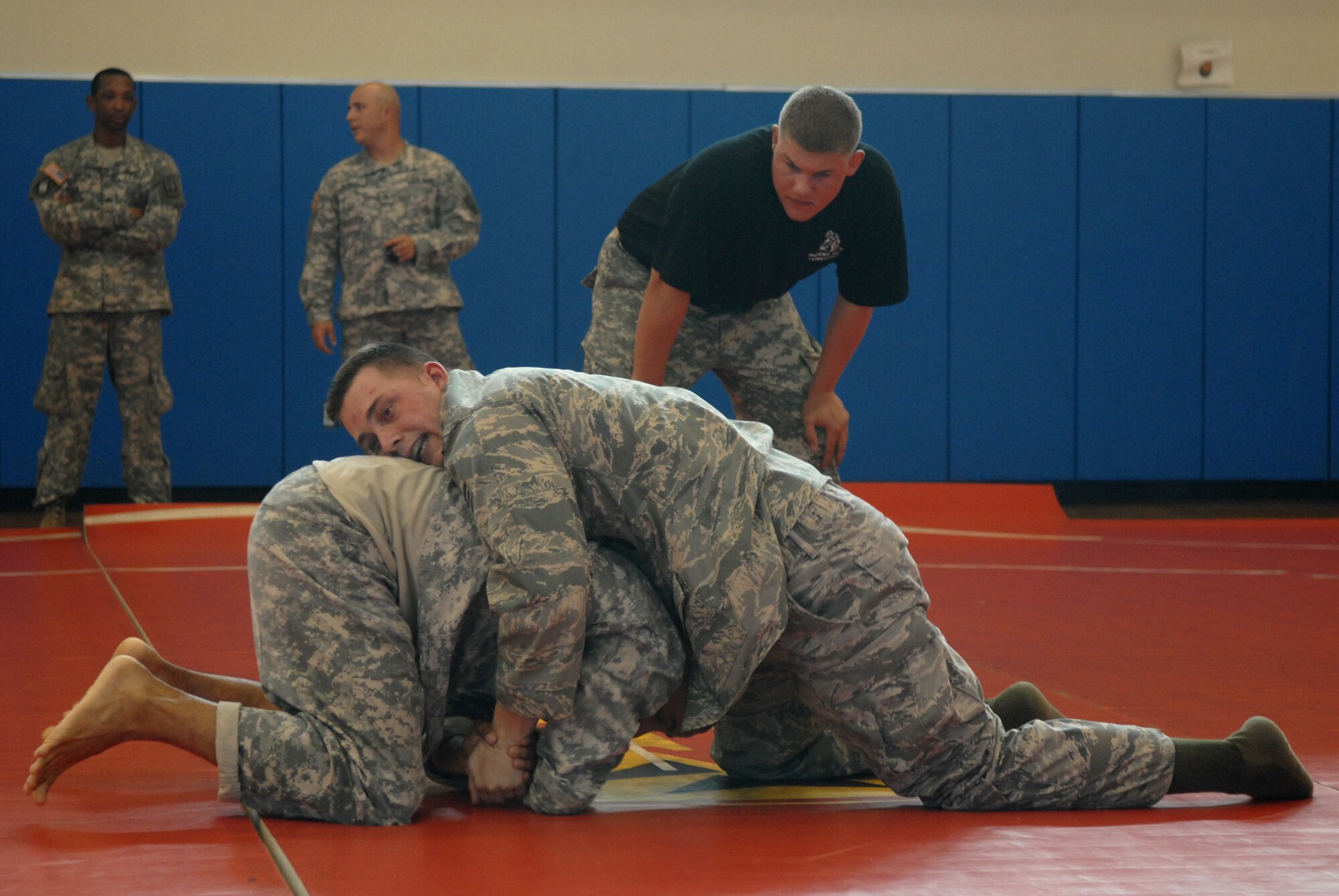 Kunsan Airmen learn Army combatives > Pacific Air Forces > Article Display