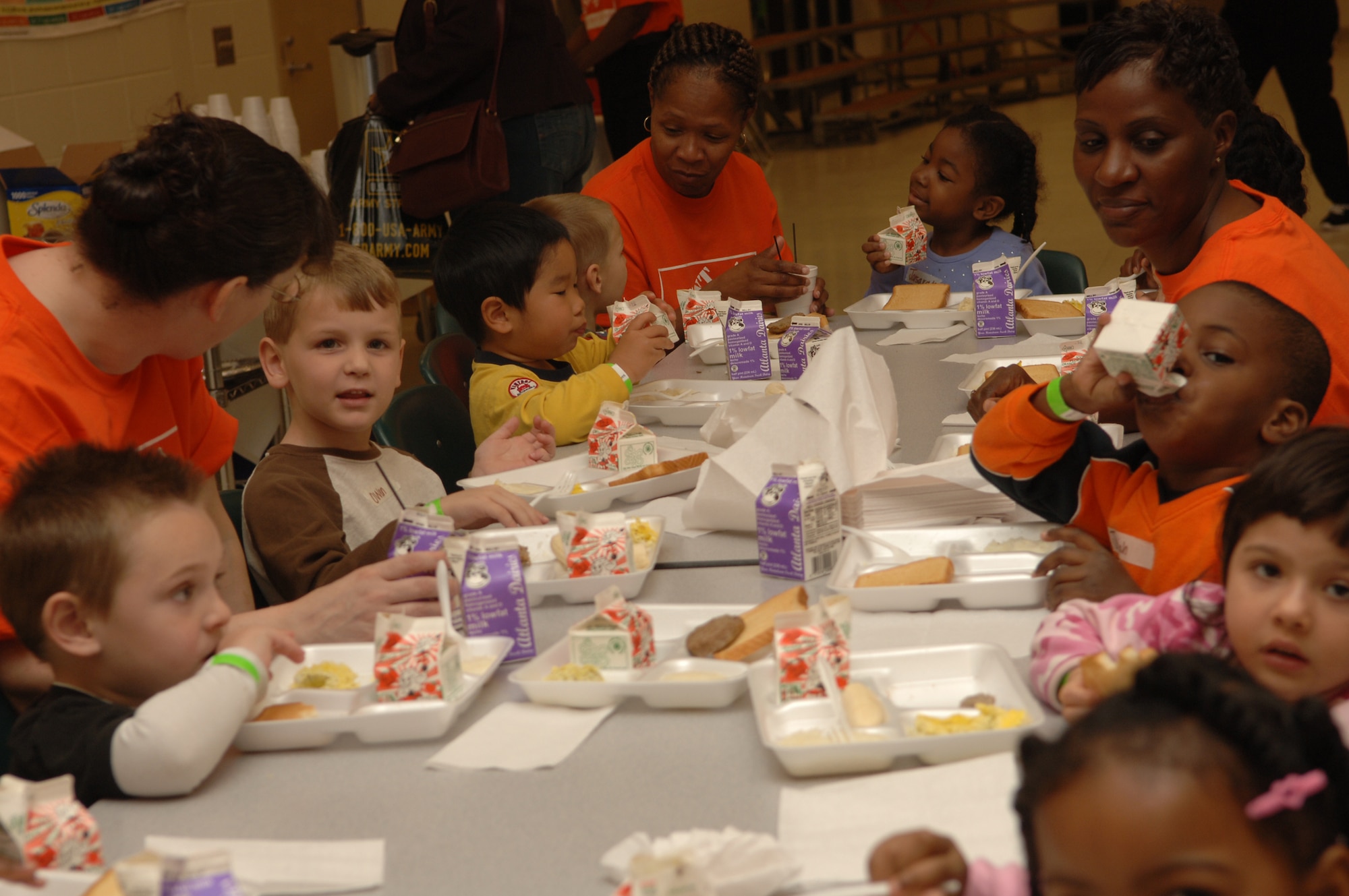 MOODY AIR FORCE BASE, Ga – Local childcare providers eat breakfast with the 4-year old children whose parents are attending workshops provided by Parent University 2008 held Mar. 1. Parent University is an annual event sponsored by the local community to teach parenting skills. (U.S. Air Force photo by Senior Airman Schelli Jones) 