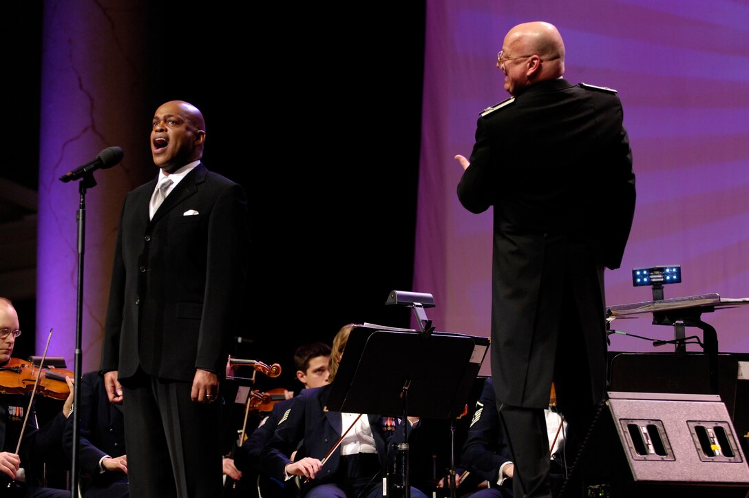 Baritone vocalist Jubilant Sykes performs with the United States Air Force Symphony Orchestra on February 24. The concert was part of the USAF Band's 2008 Guest Artist Series at DAR Constitution Hall in Washington, D.C. (Official Air Force photo by Airman 1st Class Marleah Miller)