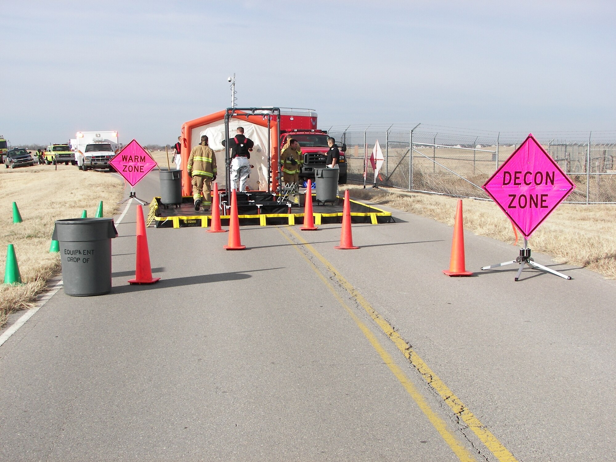 ALTUS AIR FORCE BASE, Okla. -- Altus AFB personnel set up the
decontamination site during an Installation Protection Program exercise Feb.
28. (U.S. Air Force photo by Don Sharer)
