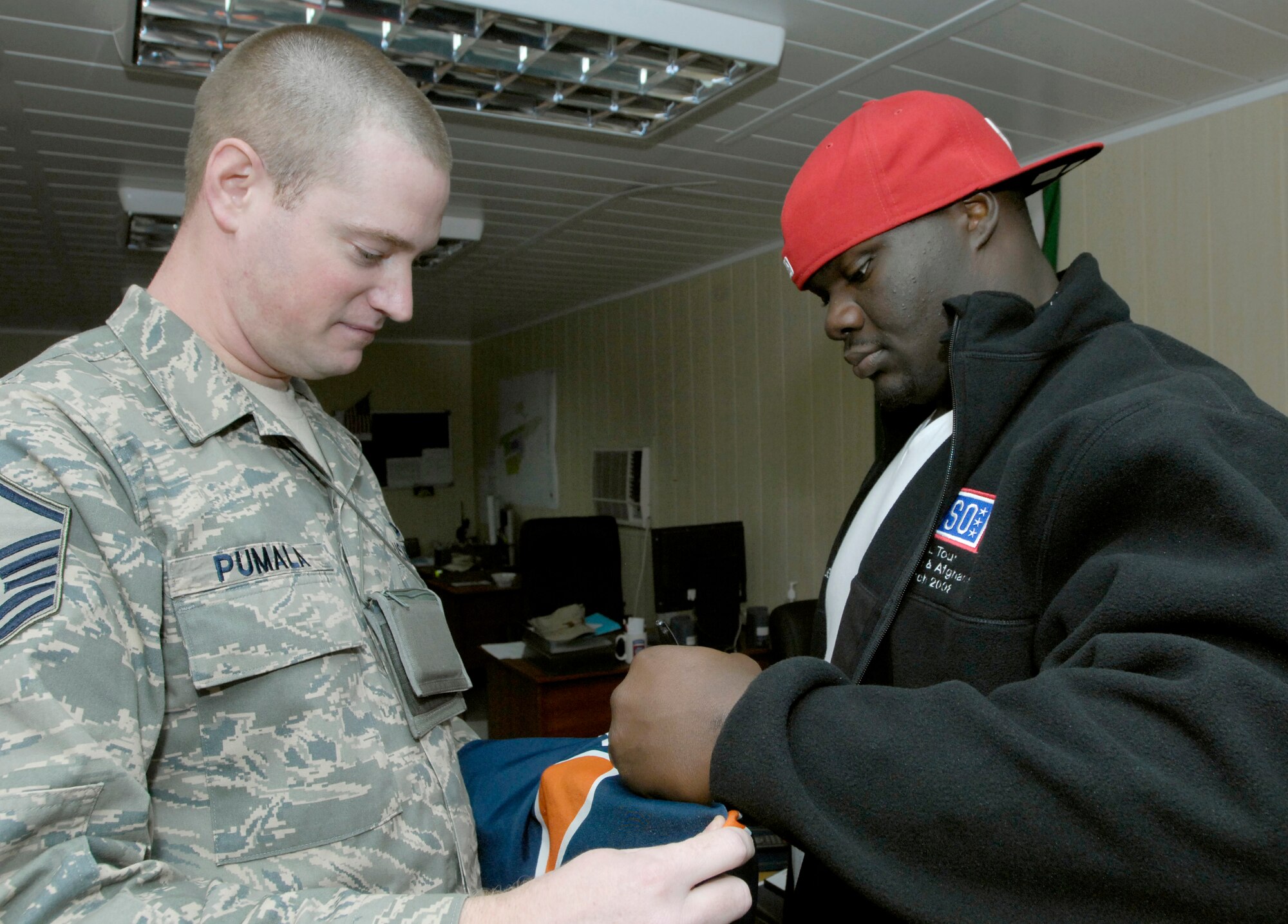 DVIDS - Images - Service members participate in Chicago Bears