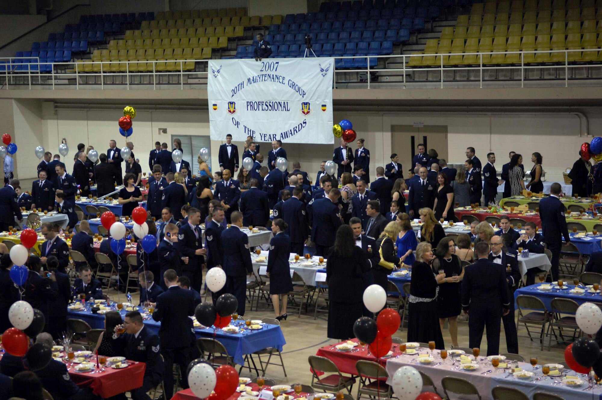 SUMTER, S.C.-- Shaw Air Force Base personnel and their guests attend social hour before the 2007 20th Maintenance Group Professional of the Year Awards Banquet March 7. The banquet recognizes outstanding individual performers and sections of the Shaw 20th Maintenance Group over the past year. (U.S. Air Force photo/Senior Airman Kathrine McDowell)