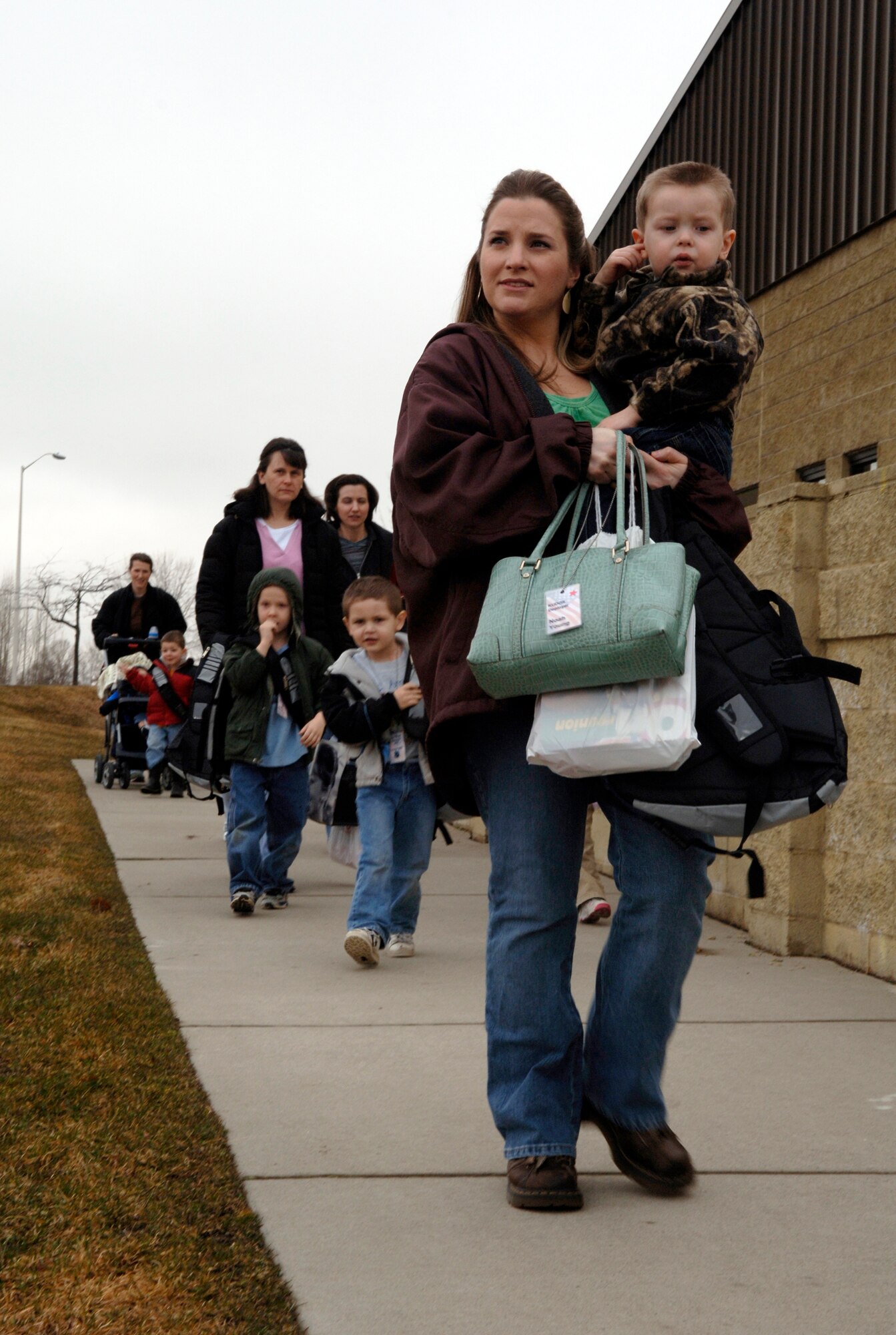 FAIRCHILD AIR FORCE BASE, Wash. – Local families gather to participate in the Kids Understanding Deployment Operations event here March 15. This three-phase event allowed children of military members to focus on the aspects of pre-deployment, deployment and post-deployment operations. (U.S. Air Force photo/Airman 1st Class Darlene West)