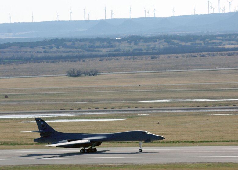 B1B achieves first supersonic flight using synthetic fuel > Dyess Air