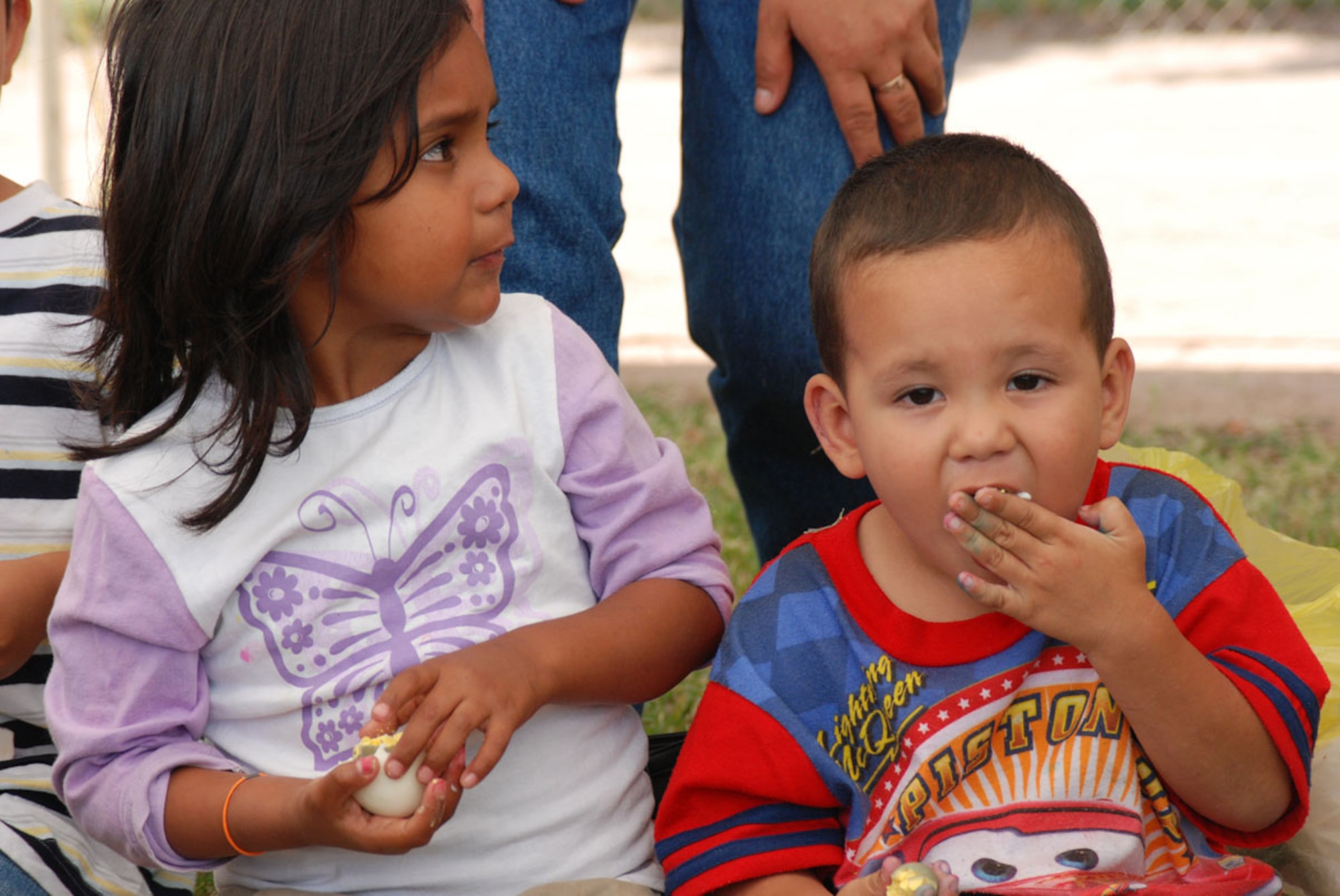 SOTO CANO AIR BASE< Honduras--While soccer and basketball were popular activities for the older children, the younger children were content coloring and then eating Easter eggs. The children visiting from an orphanage in Comayagua, Honduras, were greeted by awaiting JTF-Bravo Soldiers, Sailors and Airmen who accompanied different age-groups of children to different activity ?stations.? (U.S. Air Force photo by Tech. Sgt. William Farrow) 