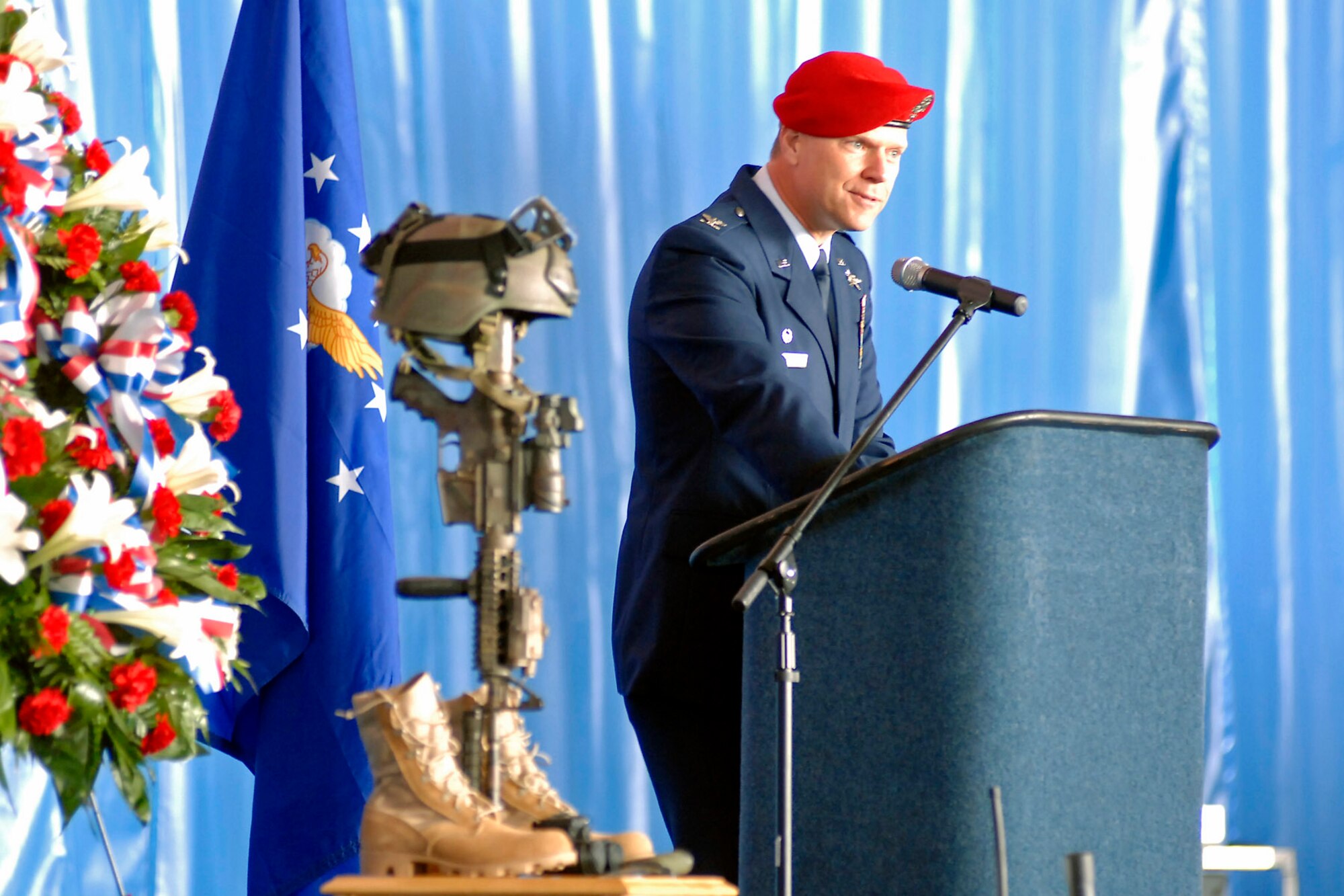 Col. Marc Stratton speaks during the memorial ceremony for Tech. Sgt. William Jefferson March 26 at Hangar 4 at Pope Air Force Base, N.C. Sergeant Jefferson of the 21st Special Tactics Squadron died in support of Operation Enduring Freedom March 22. Colonel Stratton is the 720th Special Tactics Group commander. (U.S. Air Force photo/Mike Murchison) 
