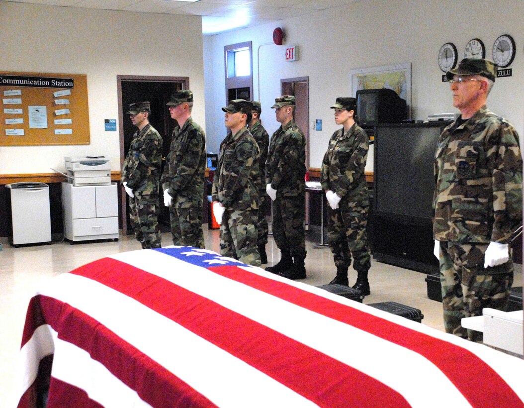 NIAGARA FALLS ARS, N.Y. -- Air Force Reserve members from the 914th Airlift Wing and Air National Guard members of the 107th Air Refueling Wing practice honor guard drill procedures as the Niagara Falls Air Reserve Station Honor Guard is established.  (U.S. Air Force photo / Mr. Michael Harvey)