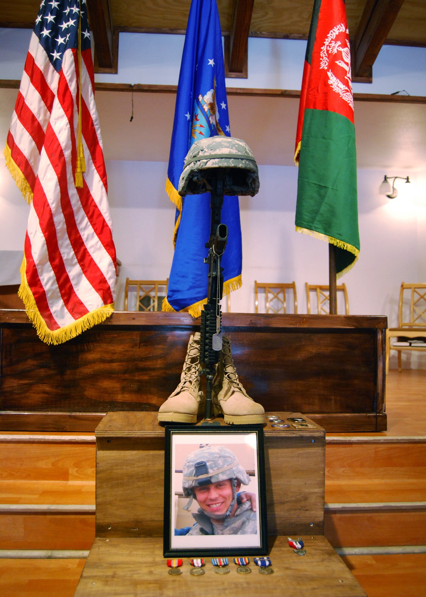 BAGRAM AIR FIELD, Afghanistan – A memorial in honor of Senior Airman Jonathan A.V. Yelner, who died April 29, 2008, near Tag Ab, Kapisa Province, Afghanistan, of wounds suffered when his vehicle encountered an improvised explosive device. Airman Yelner was assigned as a convoy driver with the Kapisa and Parwan Provincial Reconstruction Team. (U.S. Air Force photo by Army SGT Kevin M. Gibson)