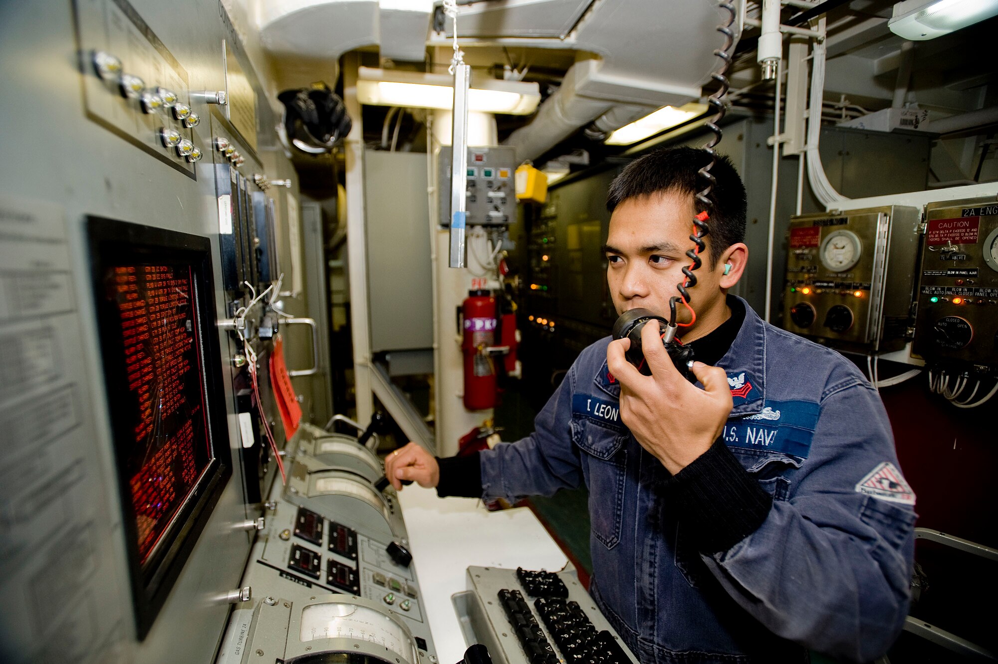 SEWARD, Alaska—Petty officer 1st Class Bennis De Leon on board John Paul Jones tests thrust control of port shaft at Seward's harbor on May 3, 2008. The John Paul Jones an Arleigh Burke class destroyer will be participating Northern Edge, Alaska’s largest joint training exercise focusing on execution of tactical level and joint interoperability. (U.S. Air Force Photo by Airman 1st Class Jonathan Steffen)(RELEASED)
