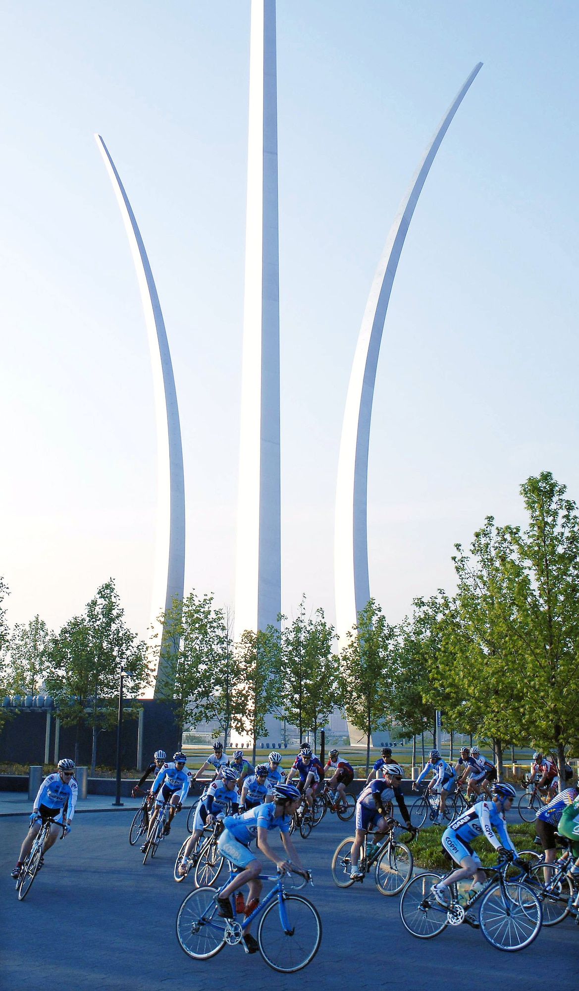 More than 300 cyclists ride past the Air Force Memorial in a ceremonial lap that kicked off the U.S. Air Force Cycling Classic held May 4 in Arlington, Va. Proceeds from the event, which featured both amateur and professional cyclists, will benefit U.S. military members who suffer from traumatic brain injuries.  (U.S. Air Force photo/Staff Sgt. Monique Randolph)
