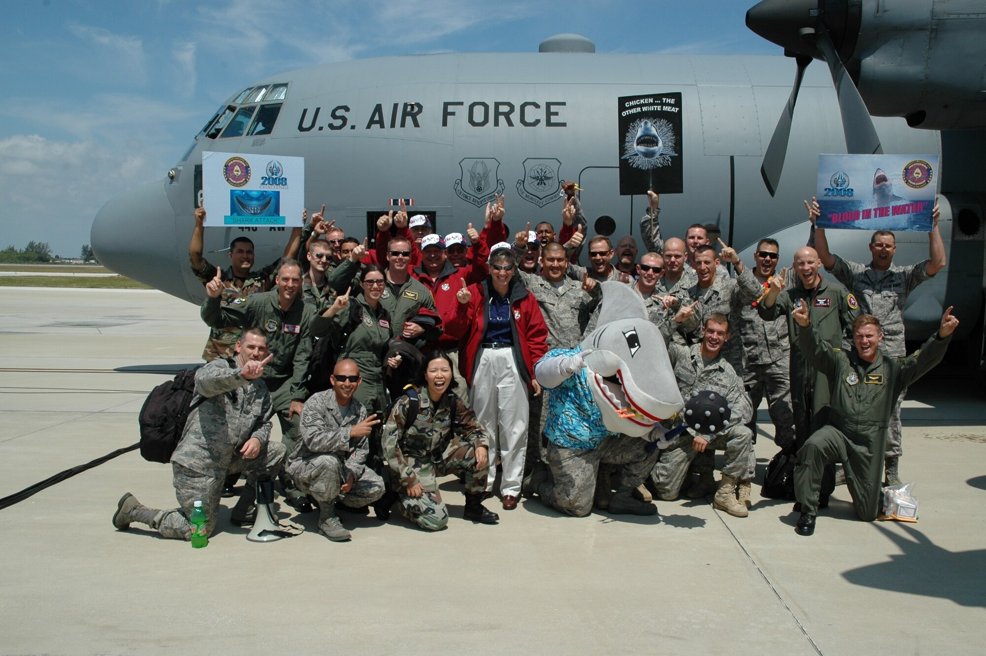 The members of the 45th Space Wing Guardian Challenge team pose for a quick portrait with Wing mascot Snark May 7 before leaving for the Guardian Challenge awards ceremony at Peterson Air Force Base, Colo. (U.S. Air Force photo by Chris Calkins)
