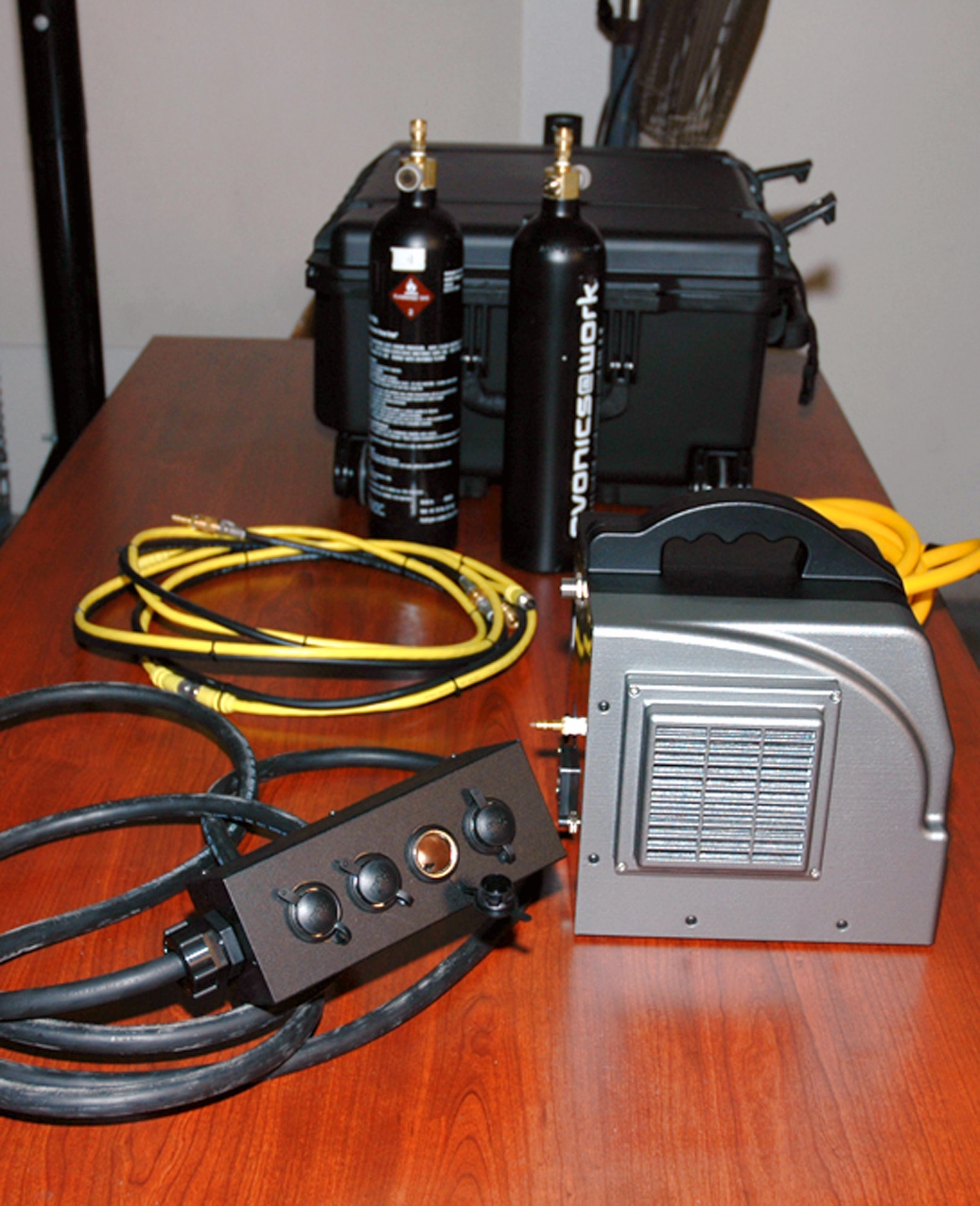 The Jadoo portable electronic power system was used with aeromedical power equipment as part of an Air Mobility Battlelab demonstration in February at Scott Air Force Base, Ill. The demonstration was for the battlelab's Portable Electronic Power Supply for Aeromedical Evacuations initiative. The demonstration proved successful and the Air Mobility Battlelab, located in the Air Force Expeditionary Center at Fort Dix, N.J., has recommended it to Air Mobility Command for use. (U.S. Air Force photo/Art Tollefson) 
