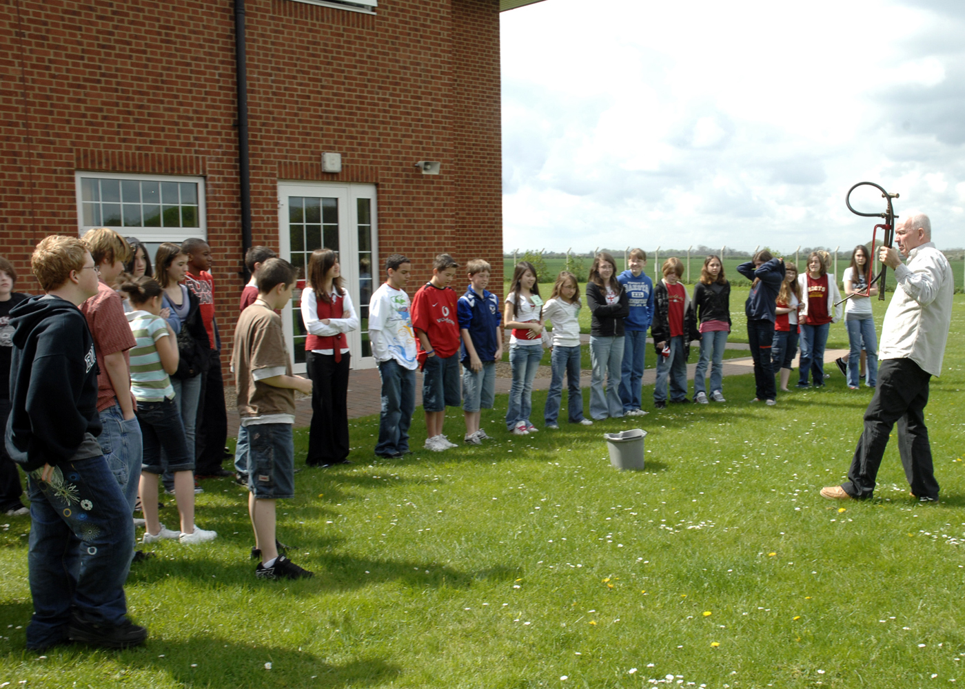 Lakenheath Middle School celebrates "U.K. Day" > Royal Air Force Lakenheath > Article Display