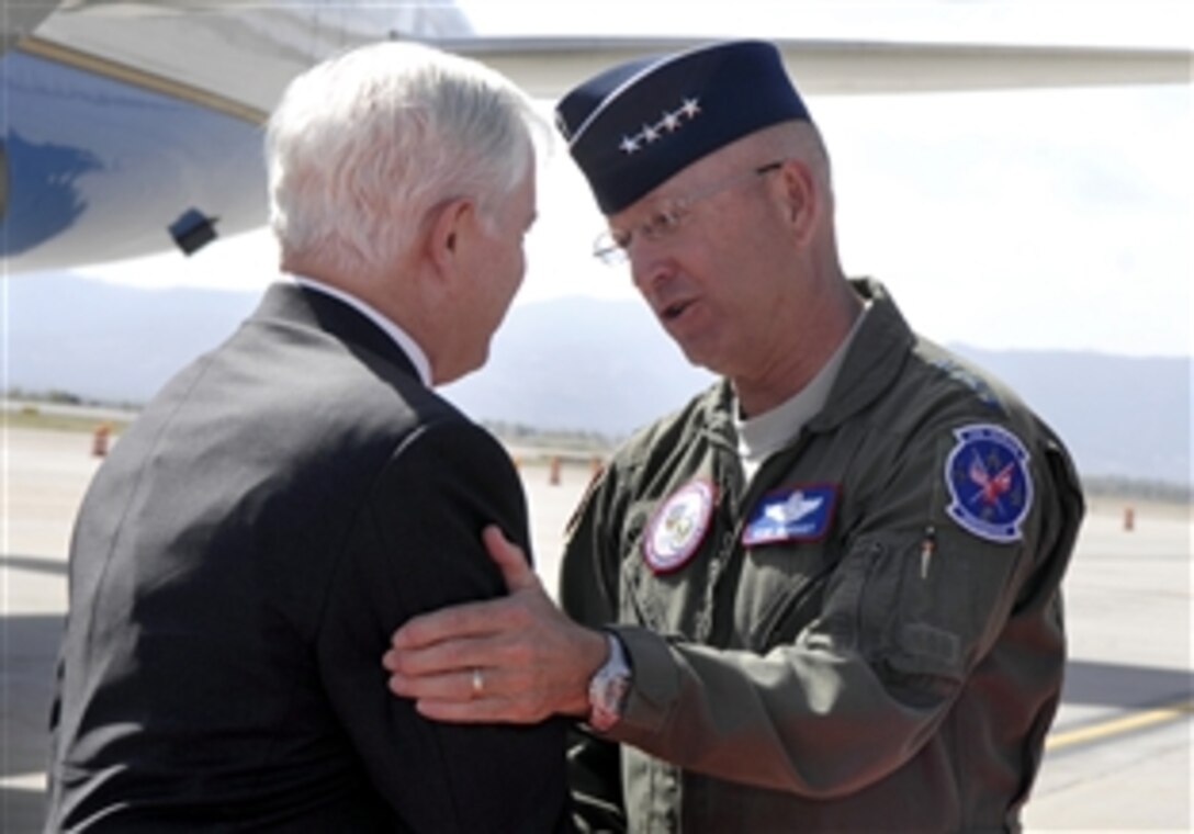 Defense Secretary Robert M. Gates meets U.S. Air Force Gen. Victor E. Renuart, commander, North American Aerospace Defense Command and U.S. Northern Command, Peterson Air Force Base, Colo., upon his arrival in Colorado Springs, Colo., May 12, 2008.
