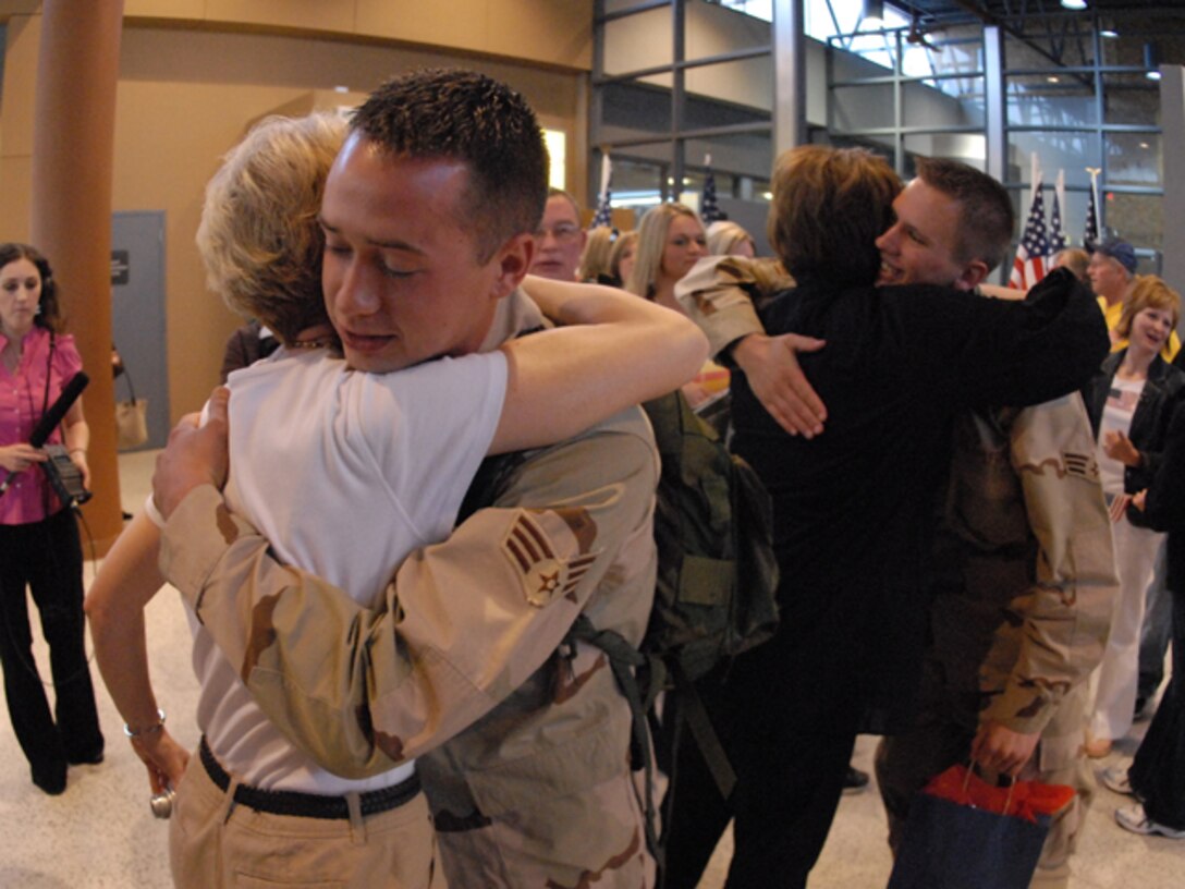 ND Air National Guard Airmen return home from Kuwait.