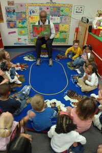 LANGLEY AIR FORCE BASE, Va. – Mr. Don Roberts, Wavy TV 10 news anchor, visits the Russ Child Development Center to read to preschool children in room 142 May 14. Mr. Roberts read the Dr. Seuss book “My Many Colored Days,” which teaches children about different emotions and how to deal with them appropriately. (U.S. Air Force photo/Senior Airman Christopher L. Ingersoll)