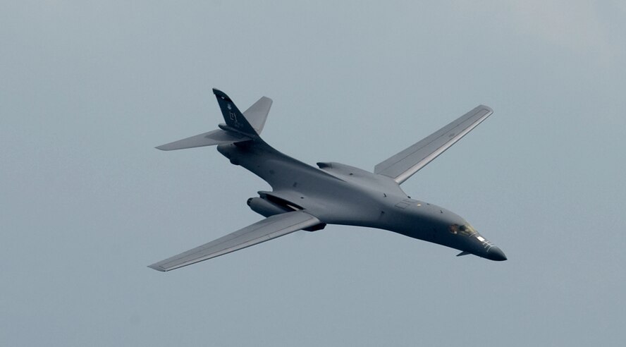 BARKSDALE AFB, La. -- A B-1 Bomber from Dyess AFB, Tx, flies over Shreveport, La., on May 10 during the Defenders of Liberty Airshow and Open House. This years airshow, which featured a heritage flight with a B-1,B-2, and B-52, commemorates the 75th Anniversary of Barksdale AFB. (U.S. Air Force Photo/Staff Sgt Samuel Rogers)
