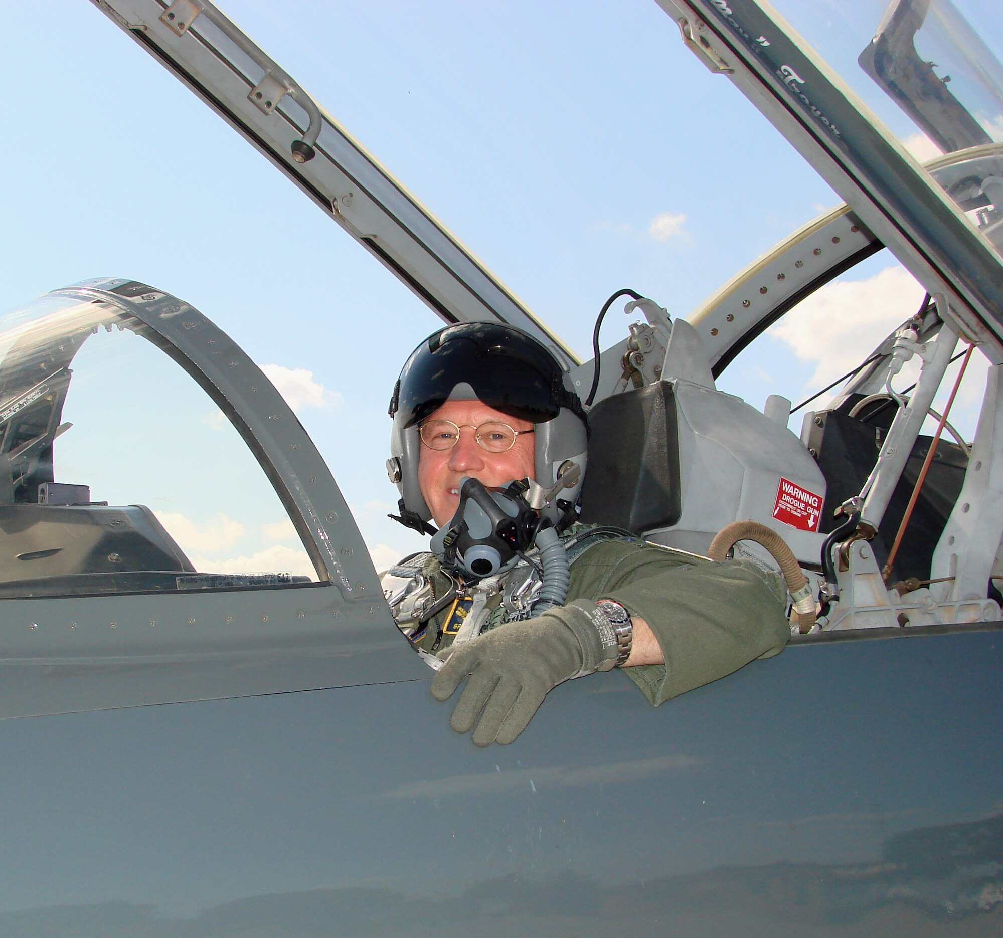 Commander of the Air Force Material Command, General Bruce Carlson, was the guest speaker at the graduation for Joint Specialized Undergraduate Pilot Training Class 08-09 Friday. A Vance Air Force Base JSUPT graduate 36 years ago to the month, 

(U.S. Air Force photo by 2nd Lt. Agneta Murnan) 