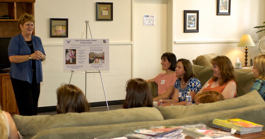 FAIRCHILD AIR FORCE BASE, Wash. – Chris Lichte, wife of Air Mobility Command commander Gen. Arthur Lichte, speaks with the Phoenix Spouses at the Family Oasis here May 19. Mrs. Lichte spoke about her experiences being an Air Force spouse. (U.S. Air Force photo / Airman 1st Class Melissa Barnett)