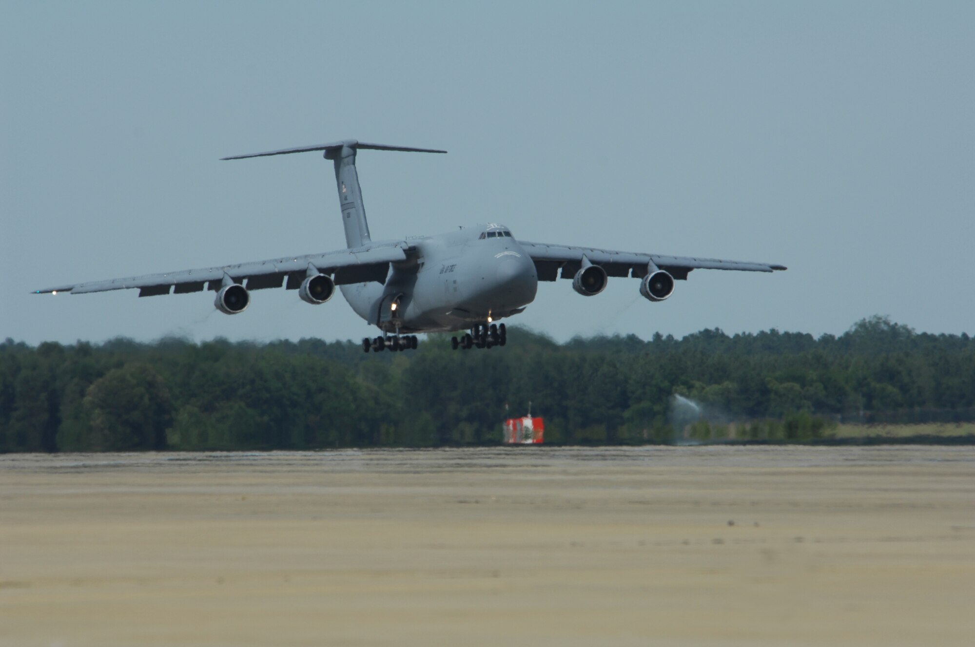 SHAW AIR FORCE BASE, S.C.--  A C-5 Galaxy from Westover Air Reserve Base, Mass., 337th Airlift Squadron, arrives at Shaw AFB to transport equipment for the 77th Fighter Squadron deployment May 22. Over 200 Airman from the 20th Fighter Wing are deploying to southwest Asia to support the Global War on Terrorism.  (U.S. Air Force photo/Senior Airman William Coleman)