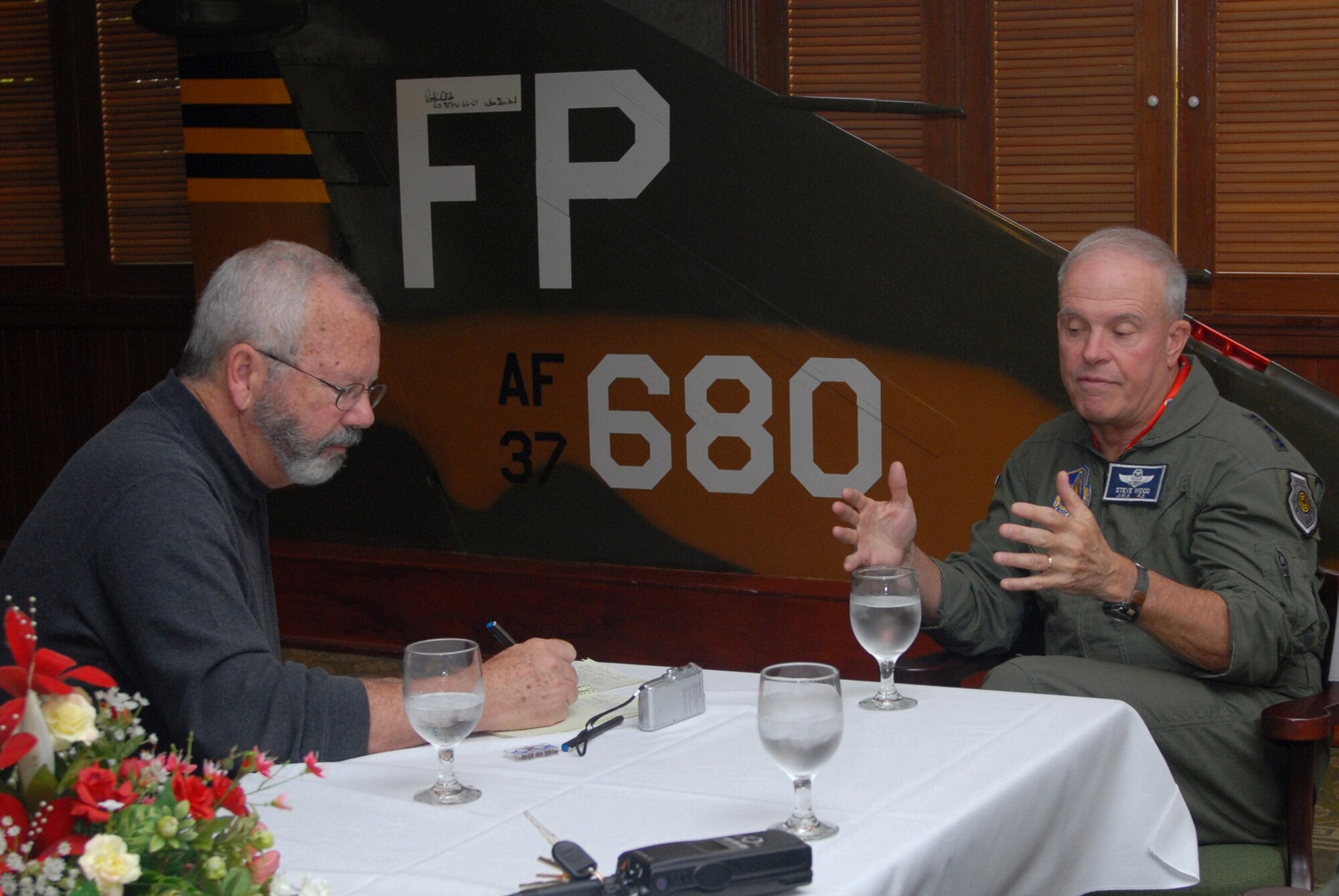 KUNSAN AIR BASE, Republic of Korea - Mr. Dave Fulghum, reporter from Aviation Week magazine, interviews Lieutenant General Stephen Wood,  7th Air Force, Air Forces Korea commander, here May 23.(U.S. Air Force Photo/Senior Airman Angela Ruiz)