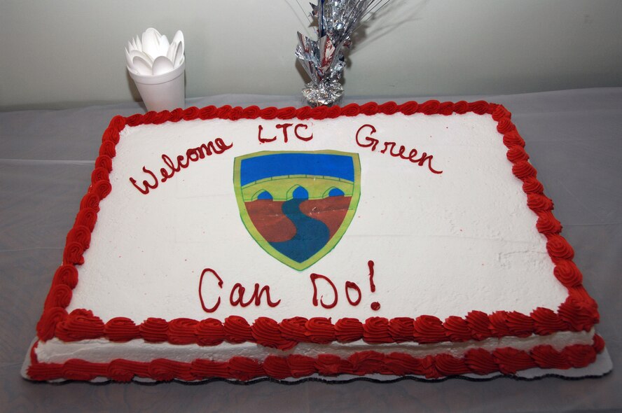 Cake served at Lt. Col. Green's change of command ceremony welcomes him to the unit. Brigade soldiers and community leaders attended the event. (U.S. Air Force photos by TSgt. Julie Avey, 163 RW)