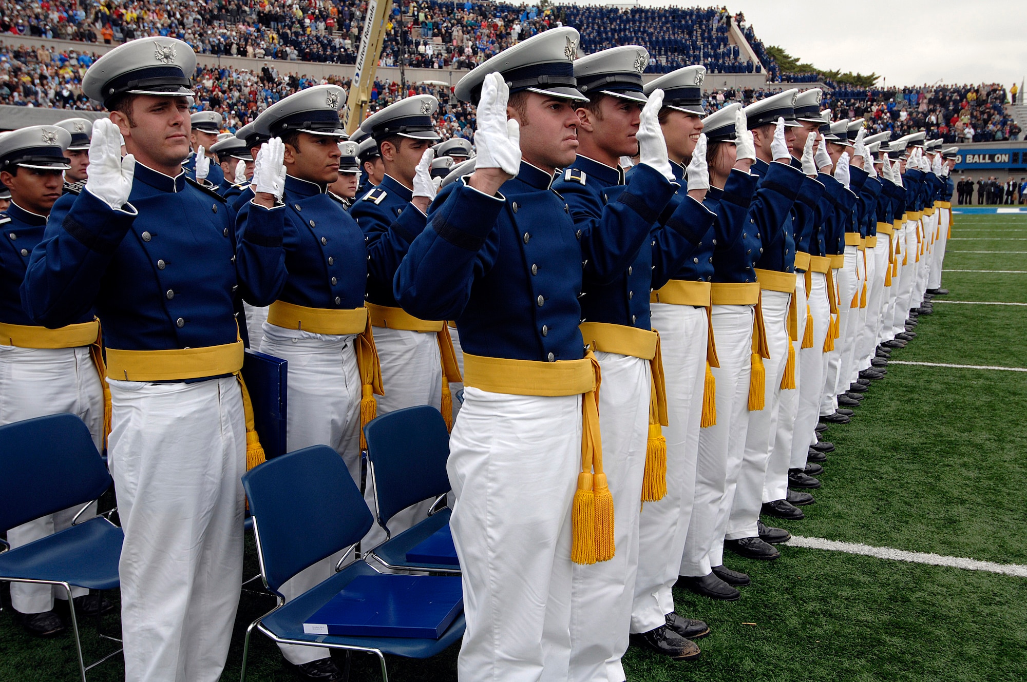 Cadets from the U.S. Air Force Academy Class of 2008 are administered the Oath of Office as second lieutenants May 28 during the graduation ceremony at Falcon Stadium.  (U.S. Air Force photo/Dave Ahlschwede)