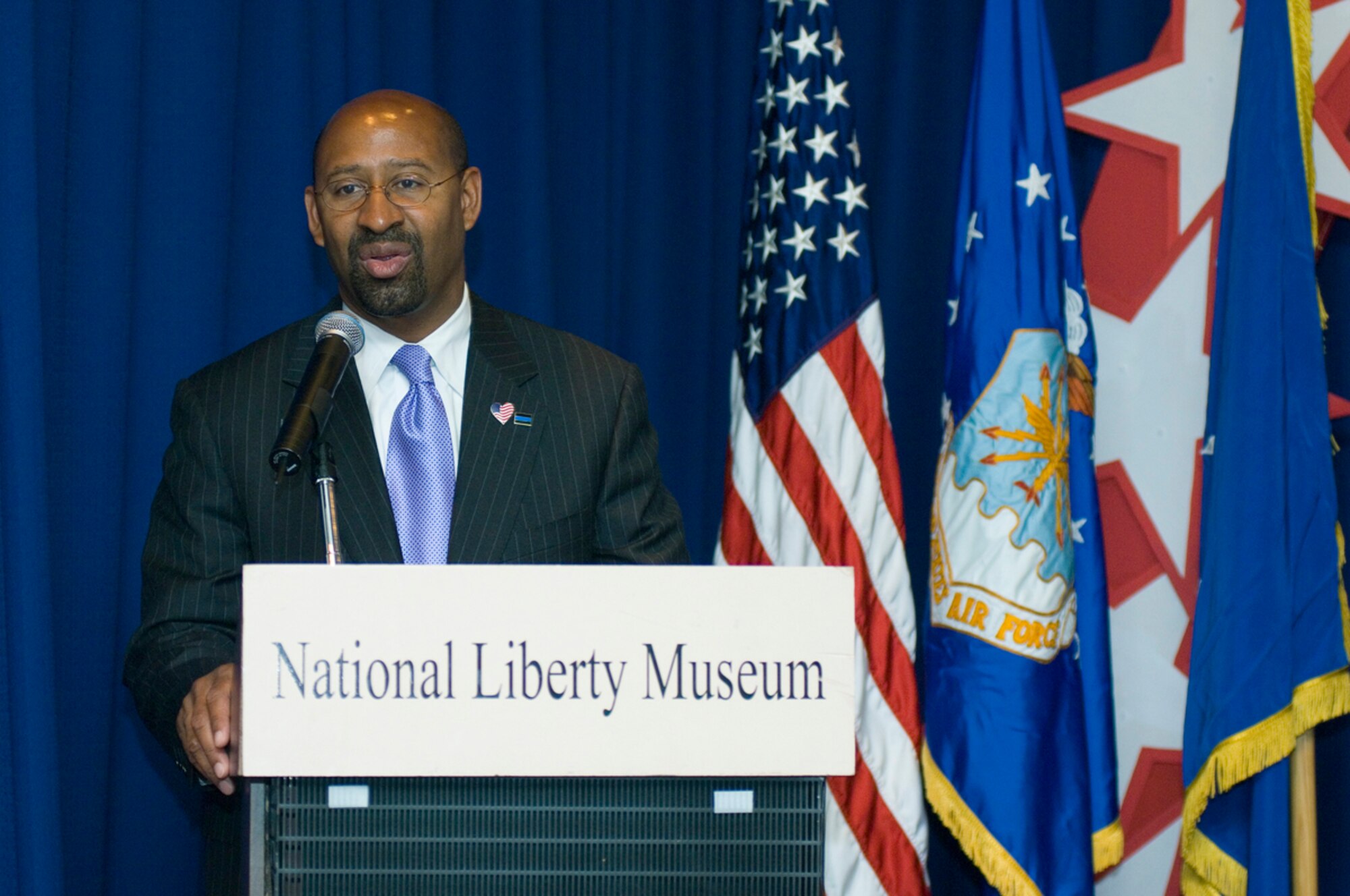Philadelphia Mayor Michael A. Nutter provides opening remarks for the Global Presence Seminar lead by Lt. Gen. Christopher A. Kelly May 29 at the National Liberty Museum in Philadelphia. The seminar held during Air Force Week in Philadelphia highlighted heroism and humanitarian
actions by the Air Force worldwide. General Kelly is the vice commander of Air Mobility Command from Scott Air Force Base, Ill. (U.S. Air Force photo/Staff Sgt. Bennie J. Davis III)