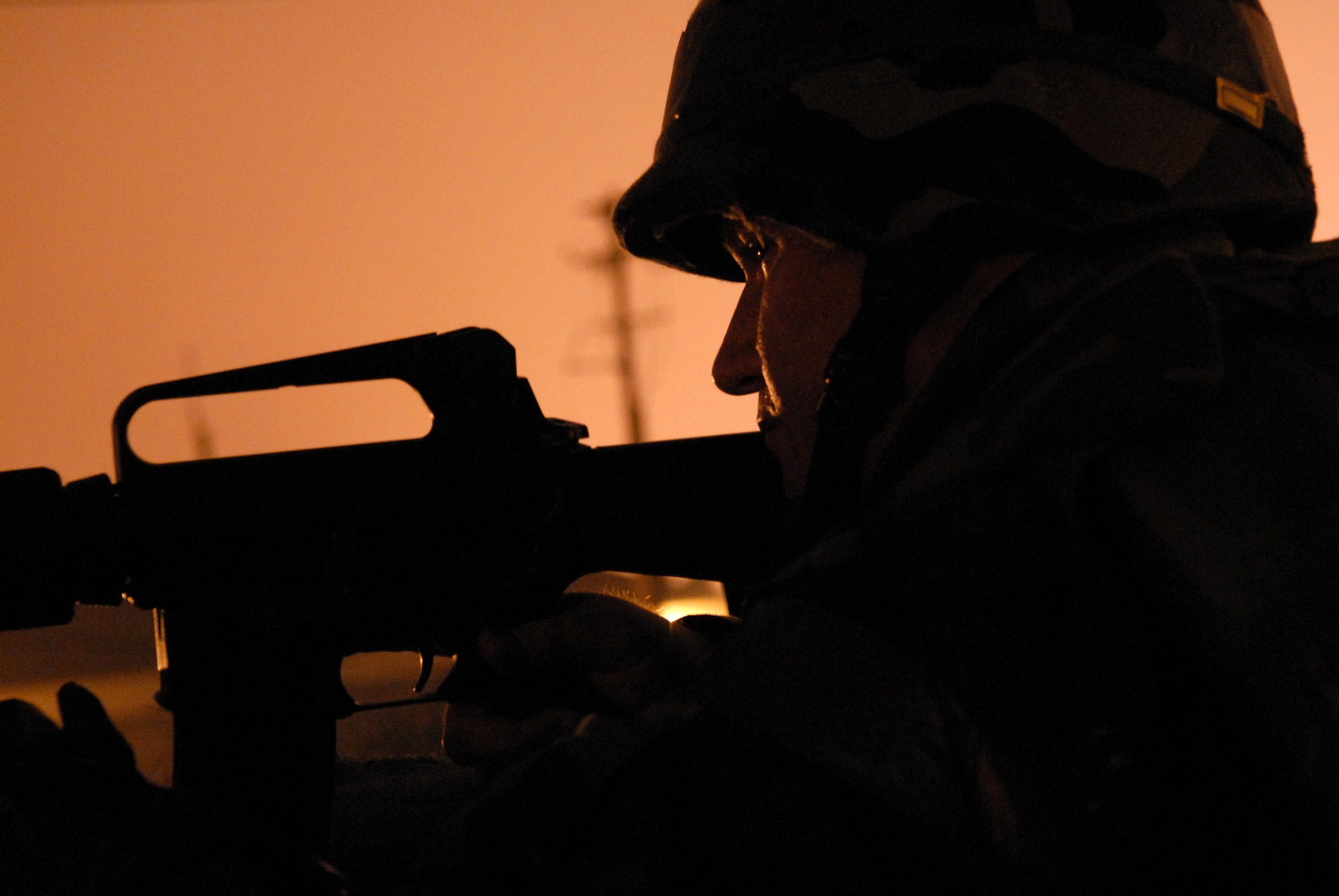Technical Sergeant Richard Thompson, 8th Communications Squadron, his unit during the peninsula-wide operational readiness exercise Beverly Bulldog 08-04, at Kunsan Air Base, Republic of Korea, Nov. 6, 2008. Kunsan Airmen were tested on their wartime capabilities and response actions in order to complete the Wolf Pack mission. U.S. Air Force photo by: Senior Airman Angela Ruiz) 